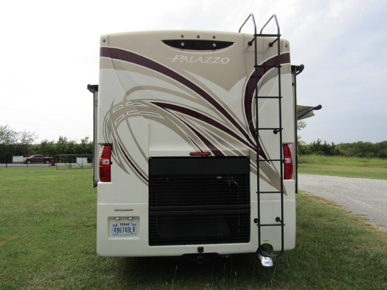 A photo of this 2016 Thor Motor Coach PALAZZO 33.2