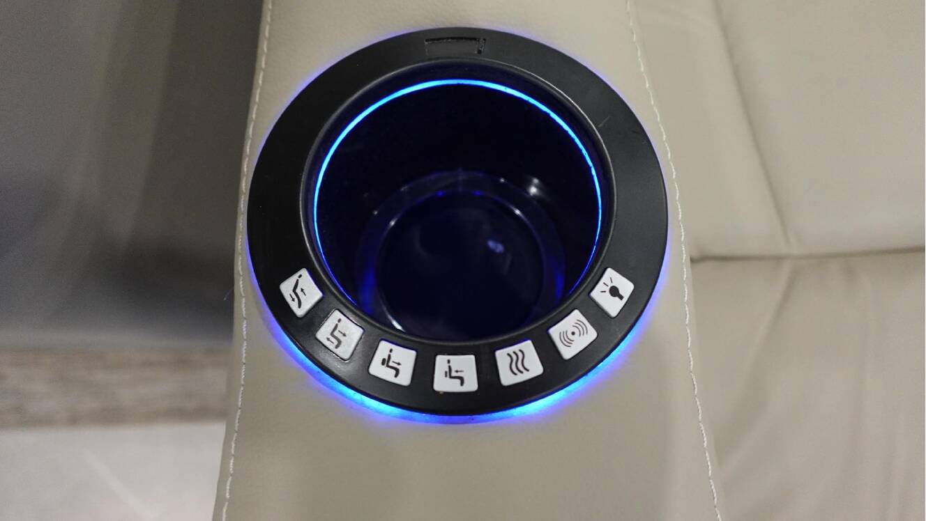 A photo of this 2024 Dynamax DX3 34KD