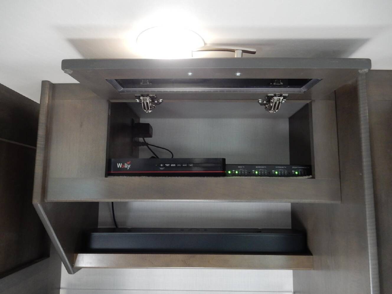 A photo of this 2027 Dynamax DX3 34KD