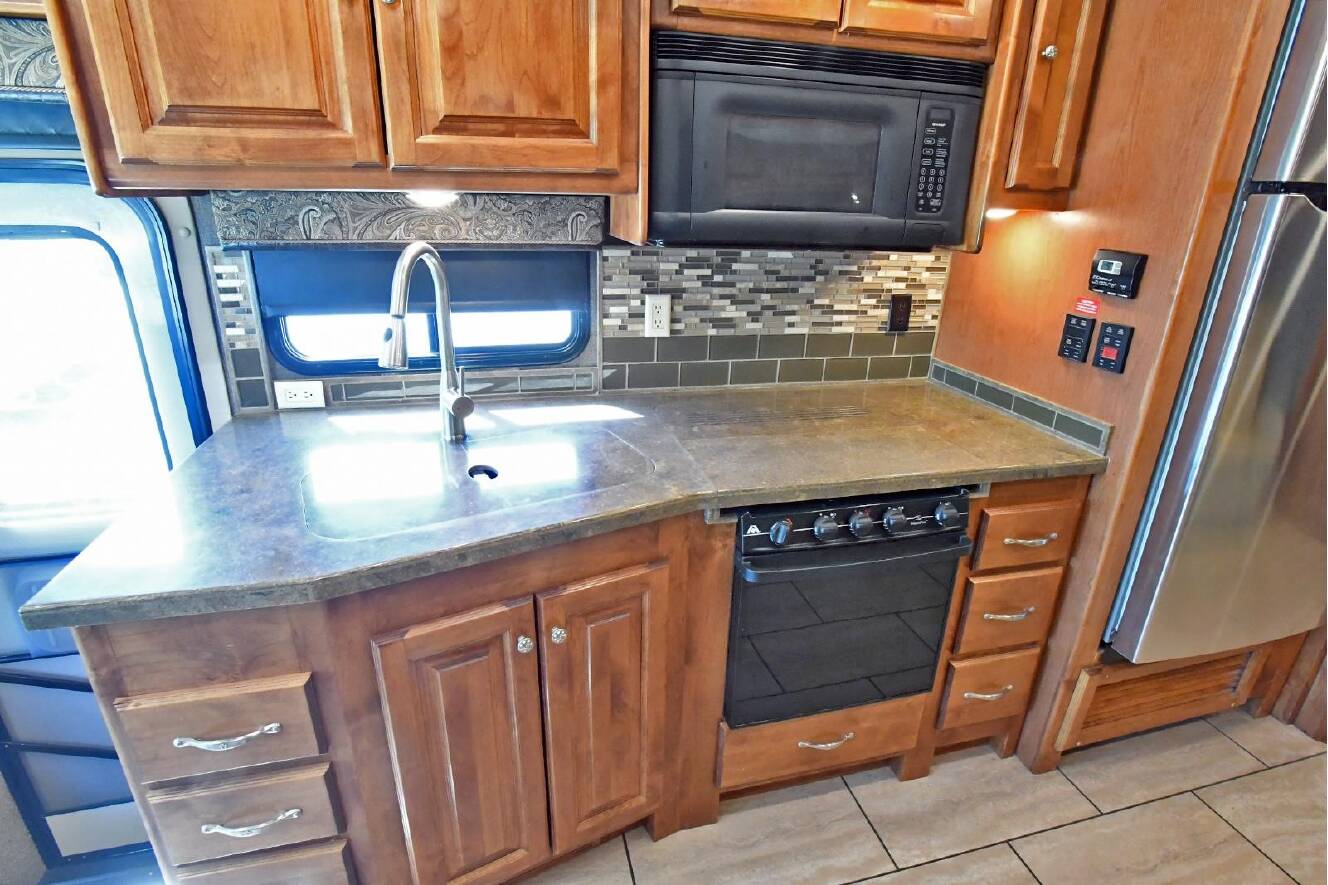 A photo of this 2016 Tiffin ALLEGRO OPEN ROAD 36LA