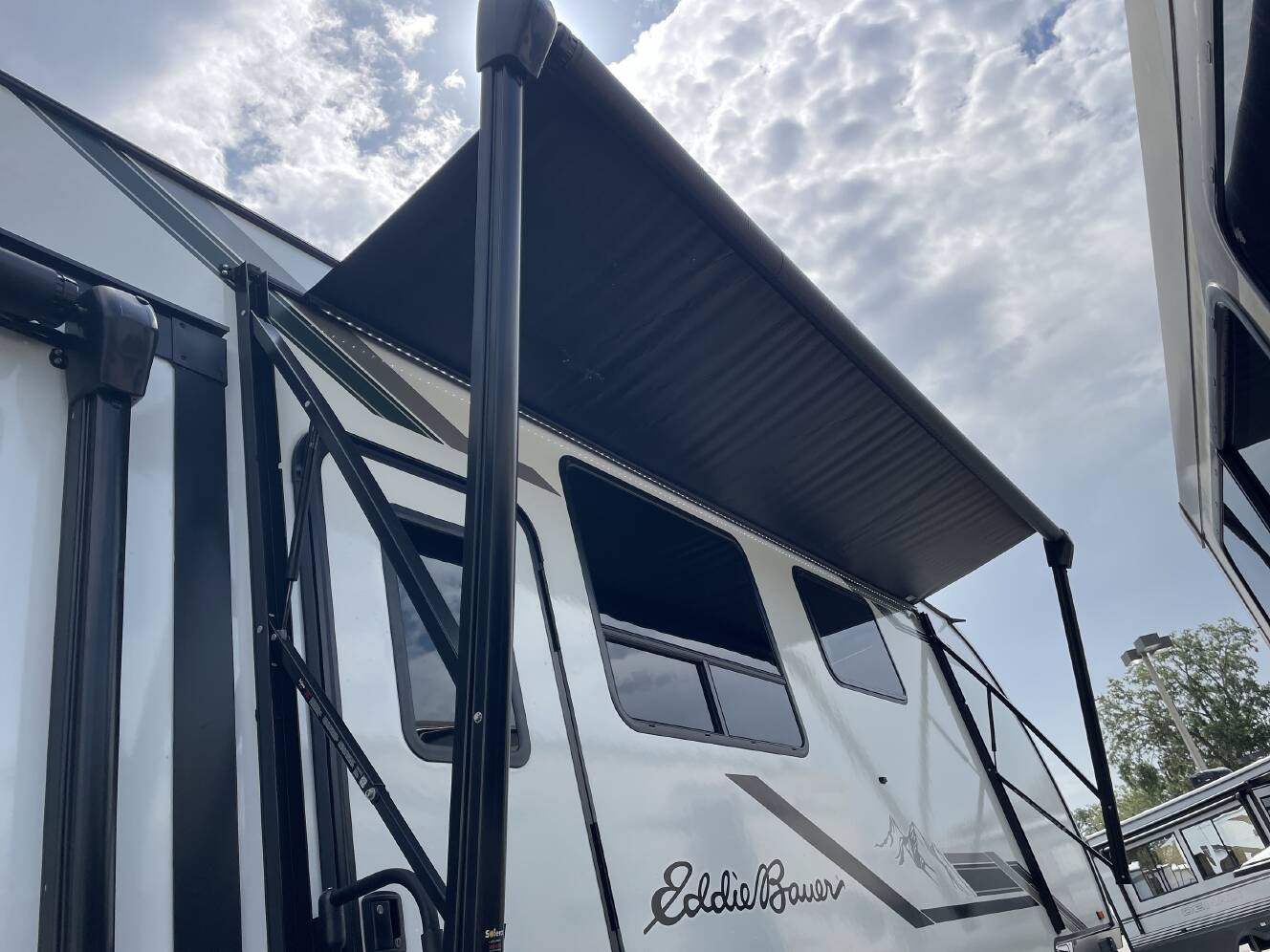 A photo of this 2024 Heartland EDDIE BAUER SIGNATURE 3100RL