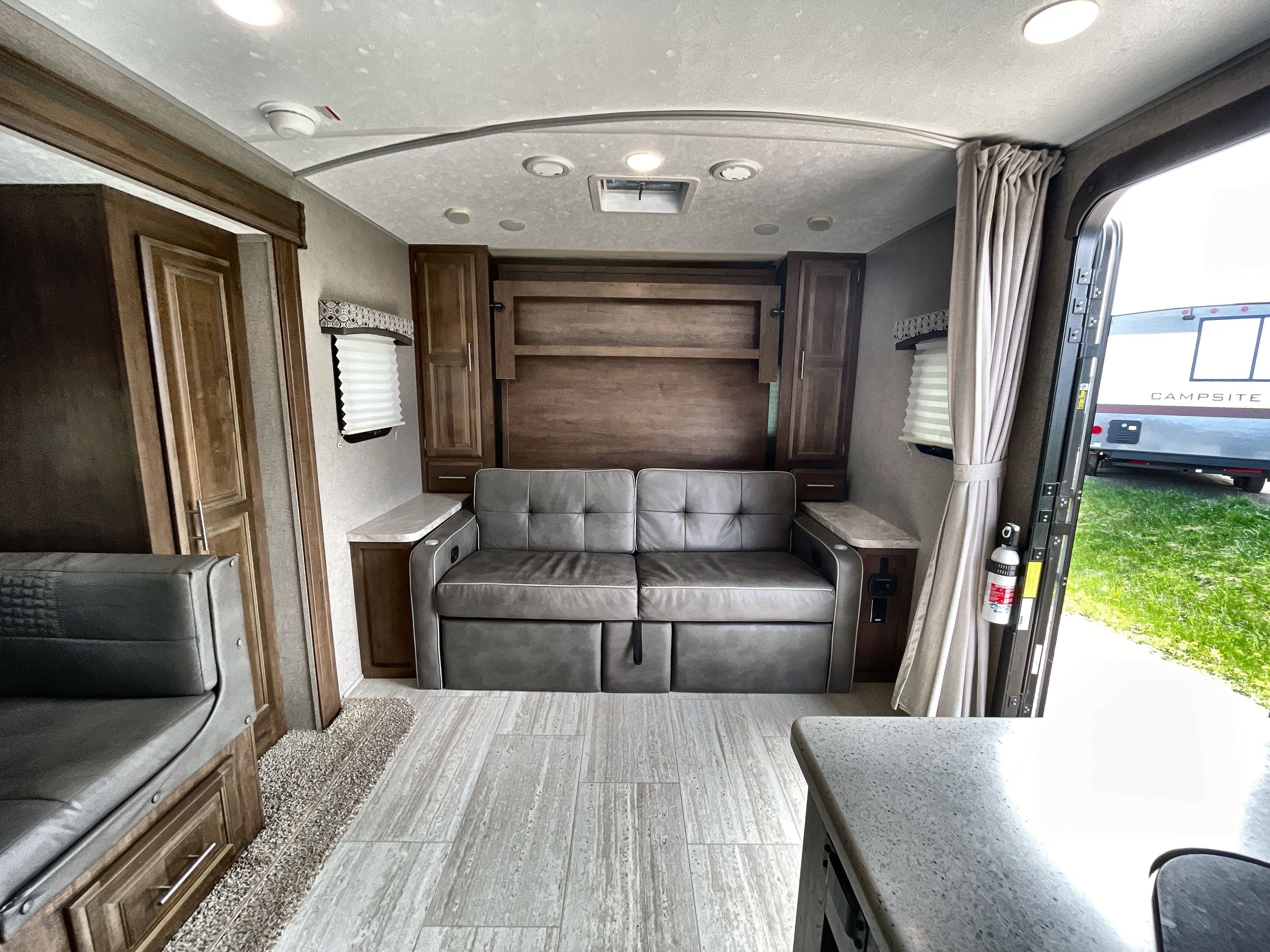 2020 Forest River FLAGSTAFF MICRO LITE 25BDS in hugo MN