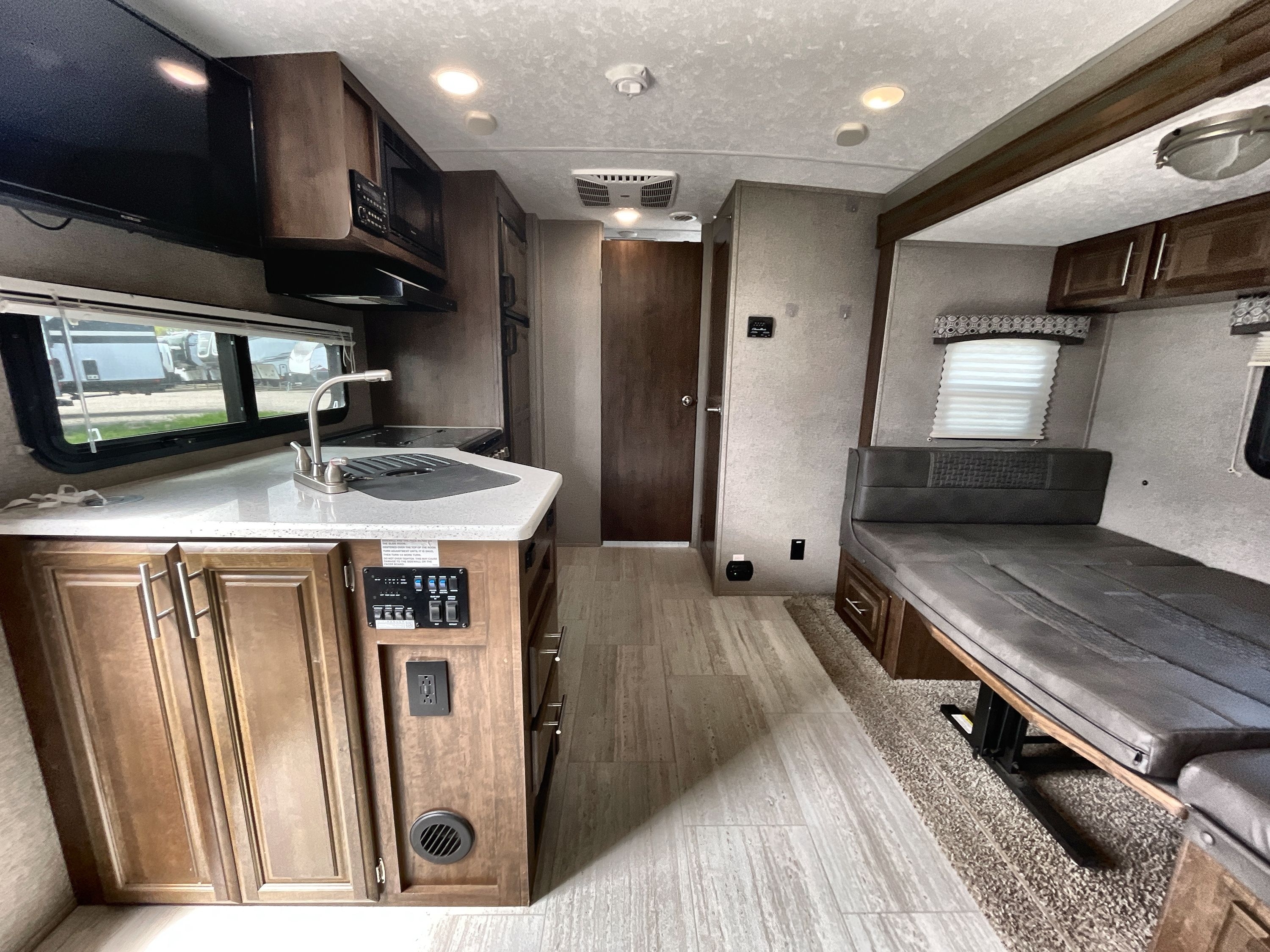 2020 Forest River FLAGSTAFF MICRO LITE 25BDS in hugo MN