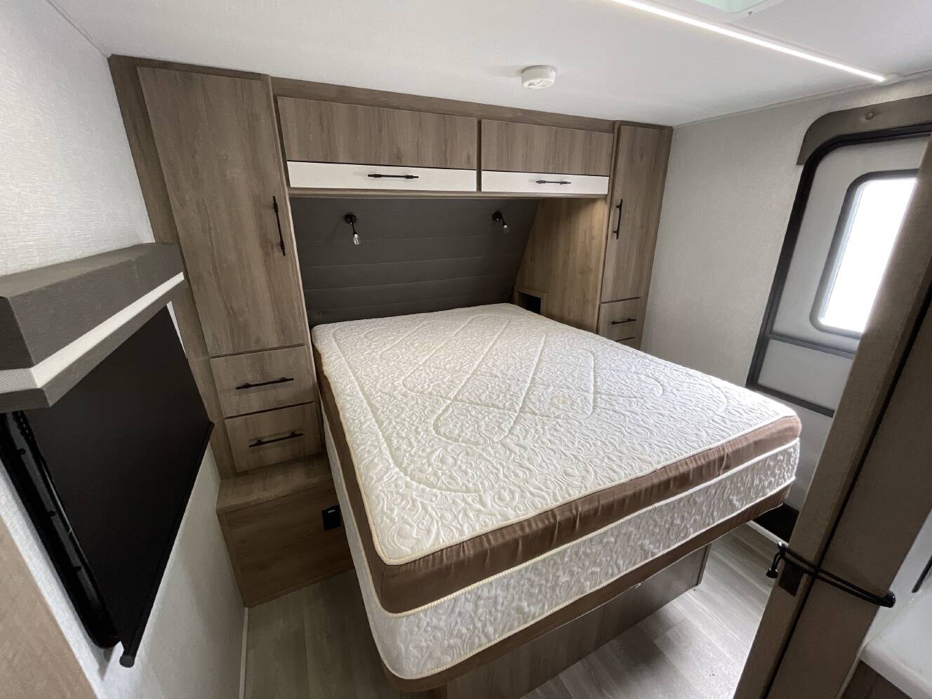 A photo of this 2024 Grand Design IMAGINE XLS 25DBE