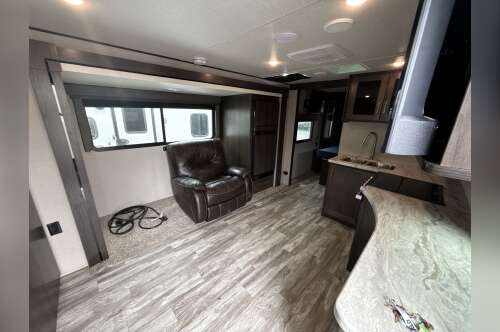 2022 Grand Design TRANSCEND XPLOR 221RB in roscoe IL