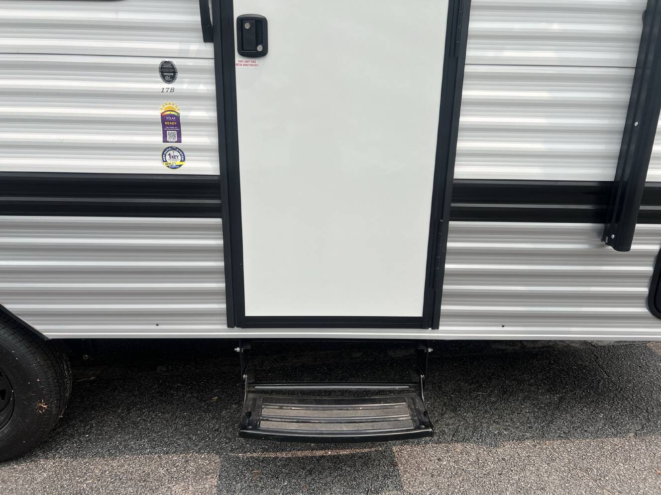 A photo of this 2025 Keystone COLEMAN 17B