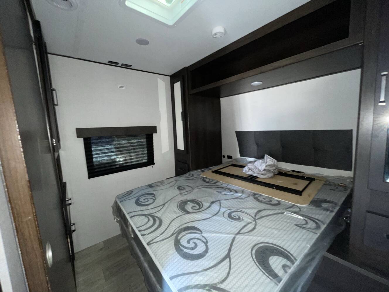 A photo of this 2024 Grand Design MOMENTUM MAV 27MAV
