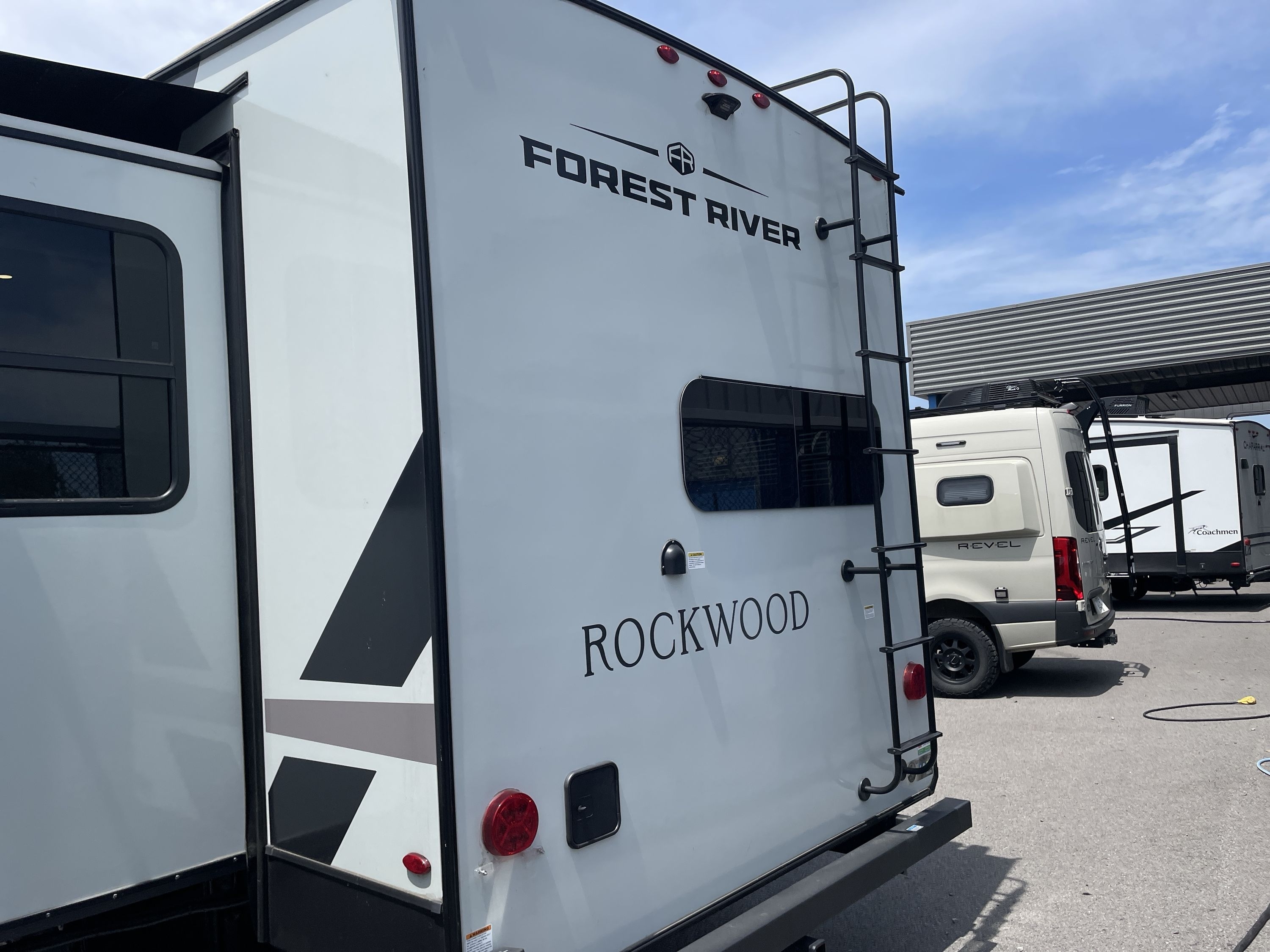 2025 Forest River ROCKWOOD SIGNATURE 281RK in thornburg VA