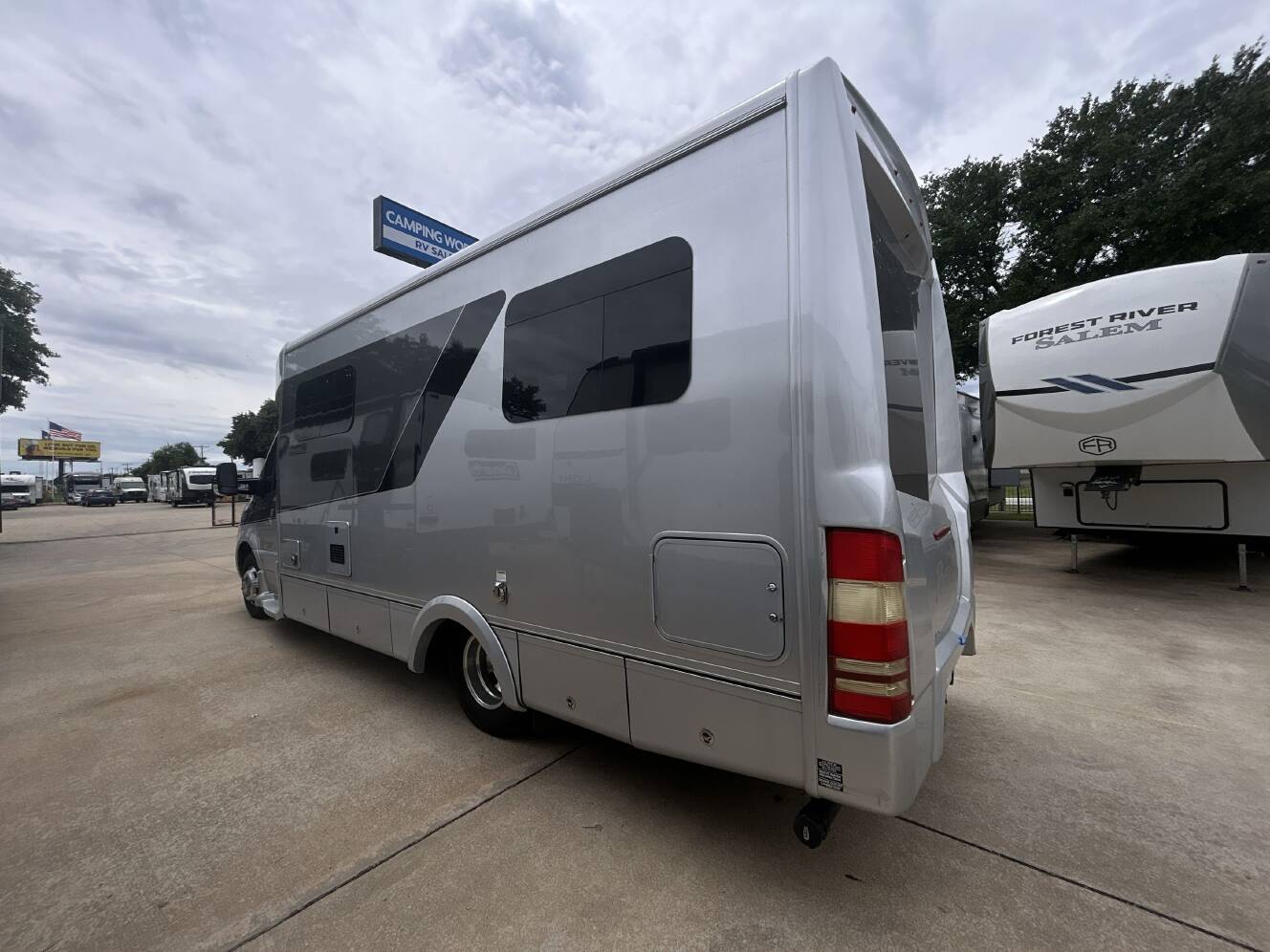 A photo of this 2020 Regency ULTRA BROUGHAM 25TB