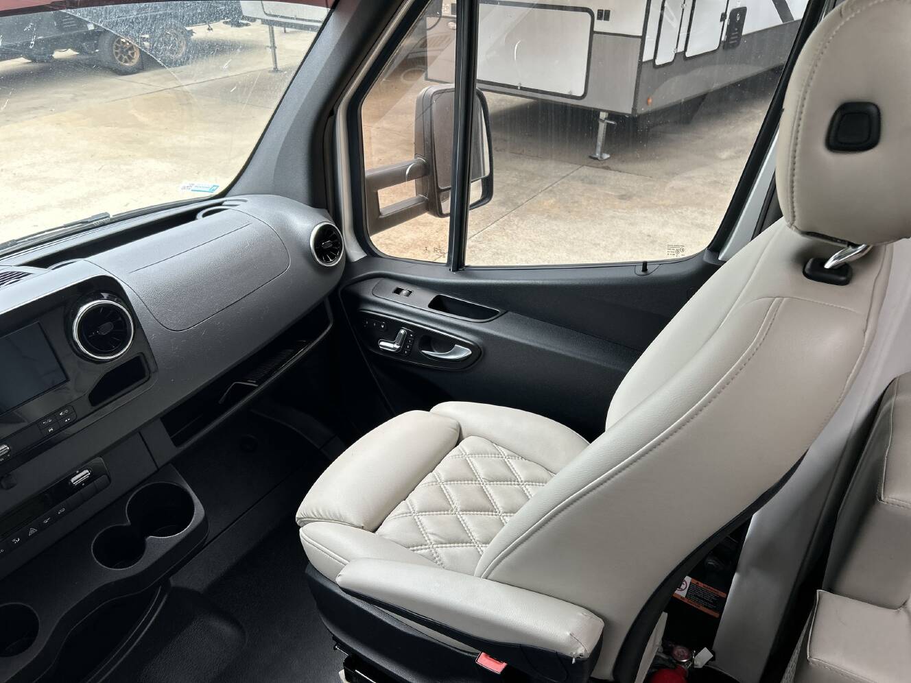A photo of this 2020 Regency ULTRA BROUGHAM 25TB