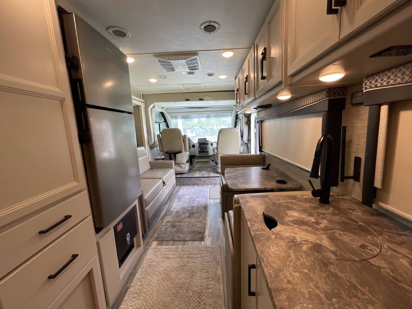 A photo of this 2023 Thor AXIS 24.3