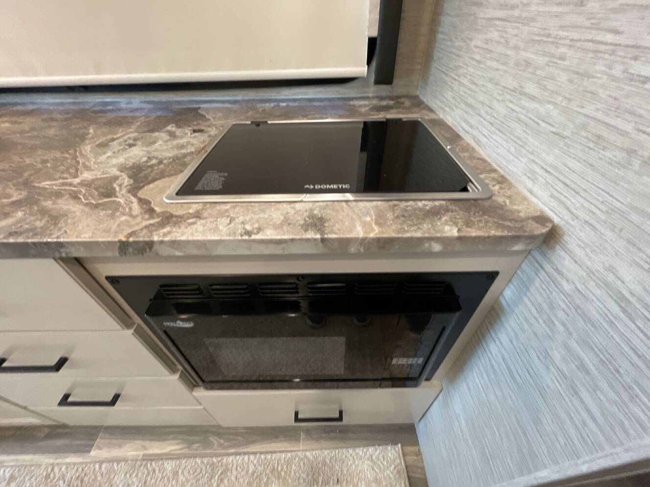 A photo of this 2023 Thor AXIS 24.3