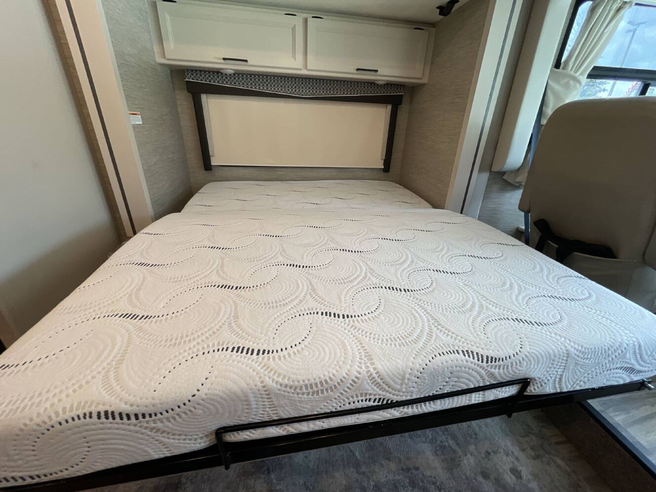 A photo of this 2023 Thor AXIS 24.3