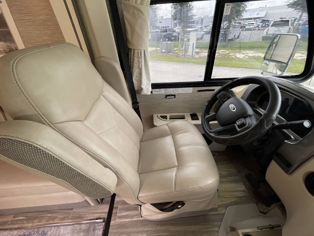 A photo of this 2023 Thor AXIS 24.3