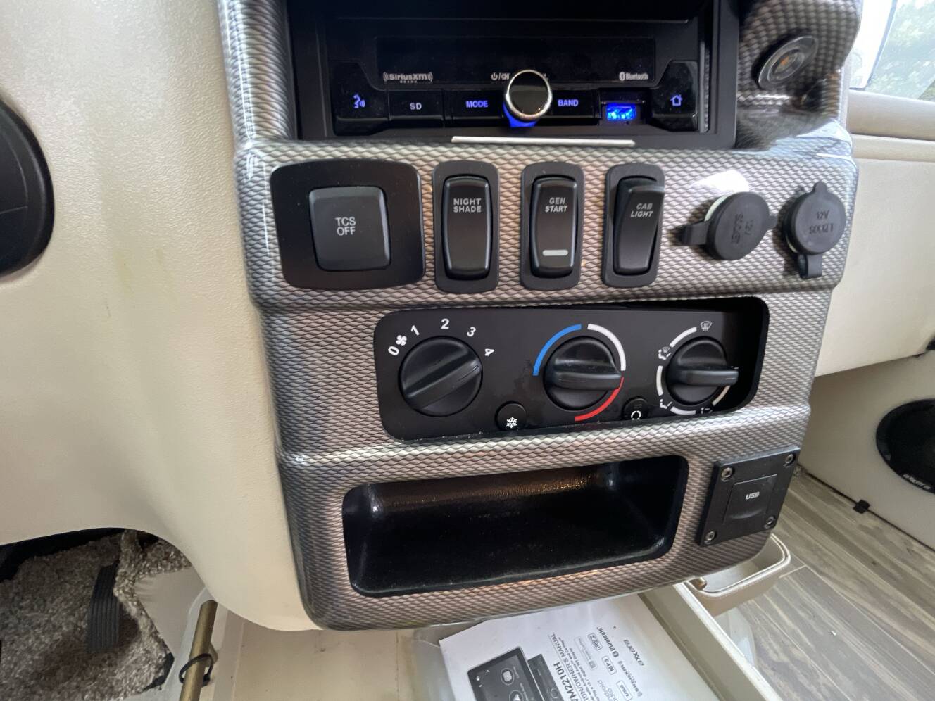 A photo of this 2023 Thor AXIS 24.3