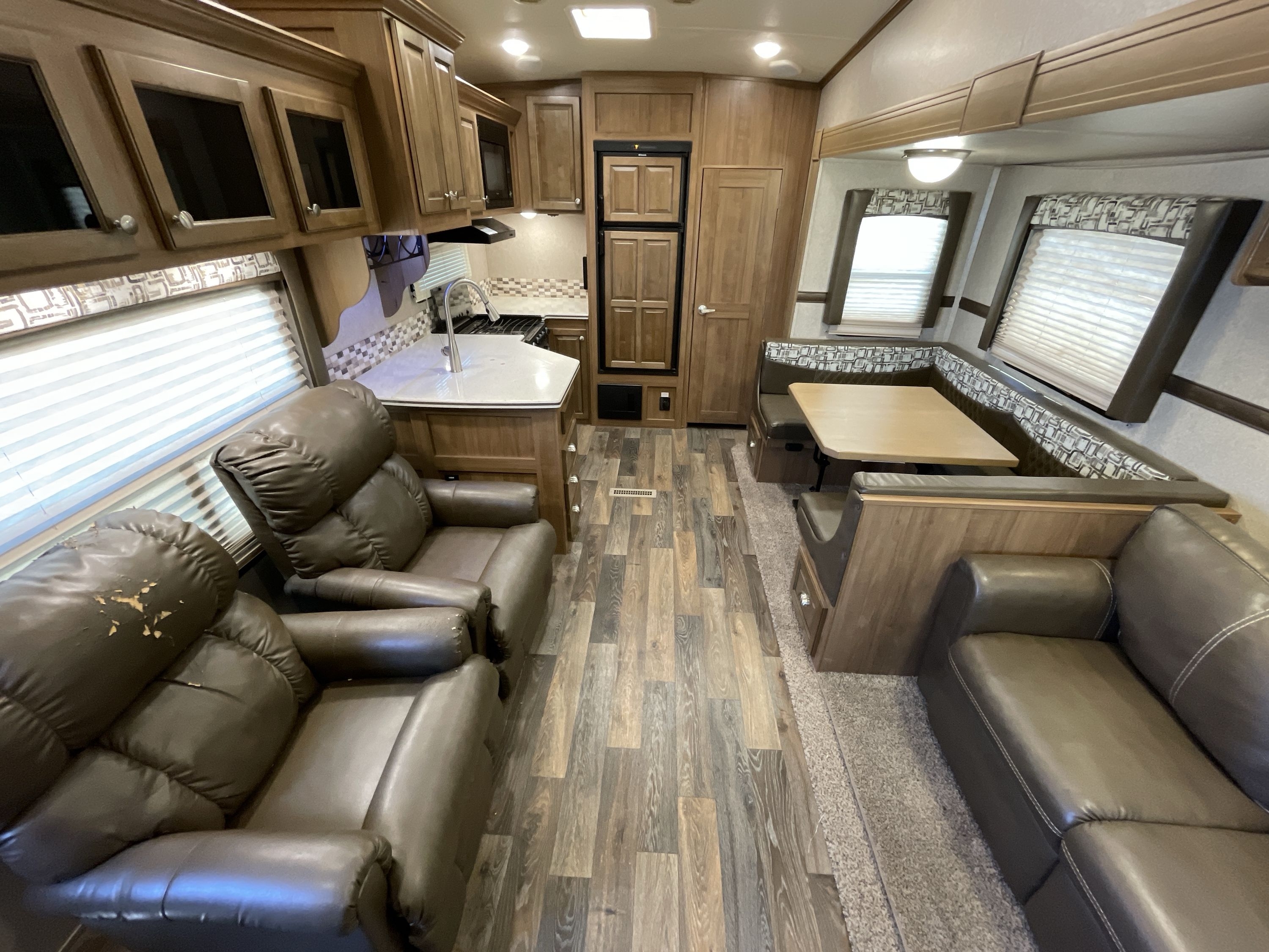 2017 Forest River ROCKWOOD SIGNATURE ULTRA LITE 8280WS in fresno CA
