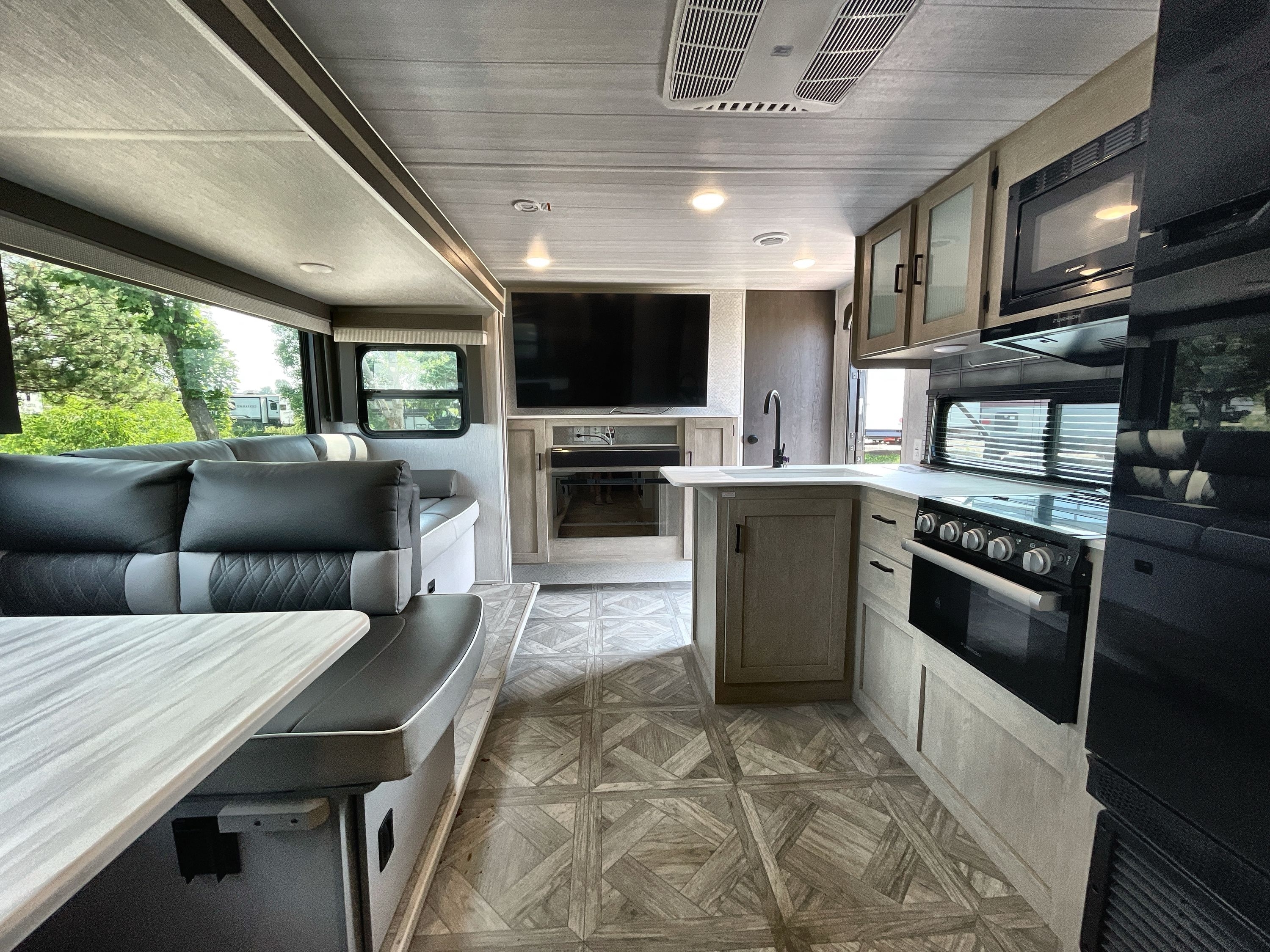 2023 Forest River SALEM CRUISE LITE 273QBXLX in hugo MN
