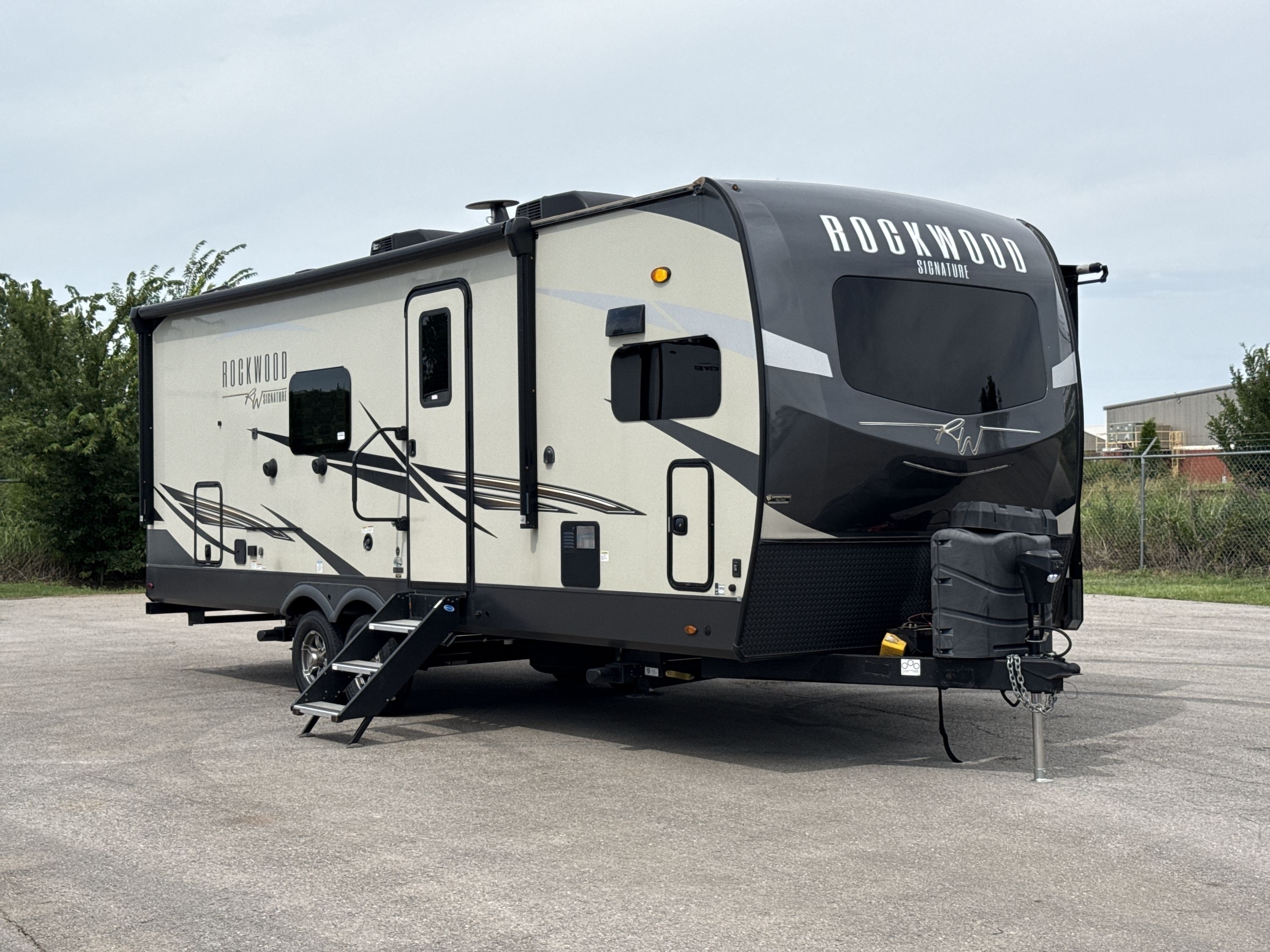 2022 Forest River ROCKWOOD SIGNATURE ULTRA LITE 8263MBR RV