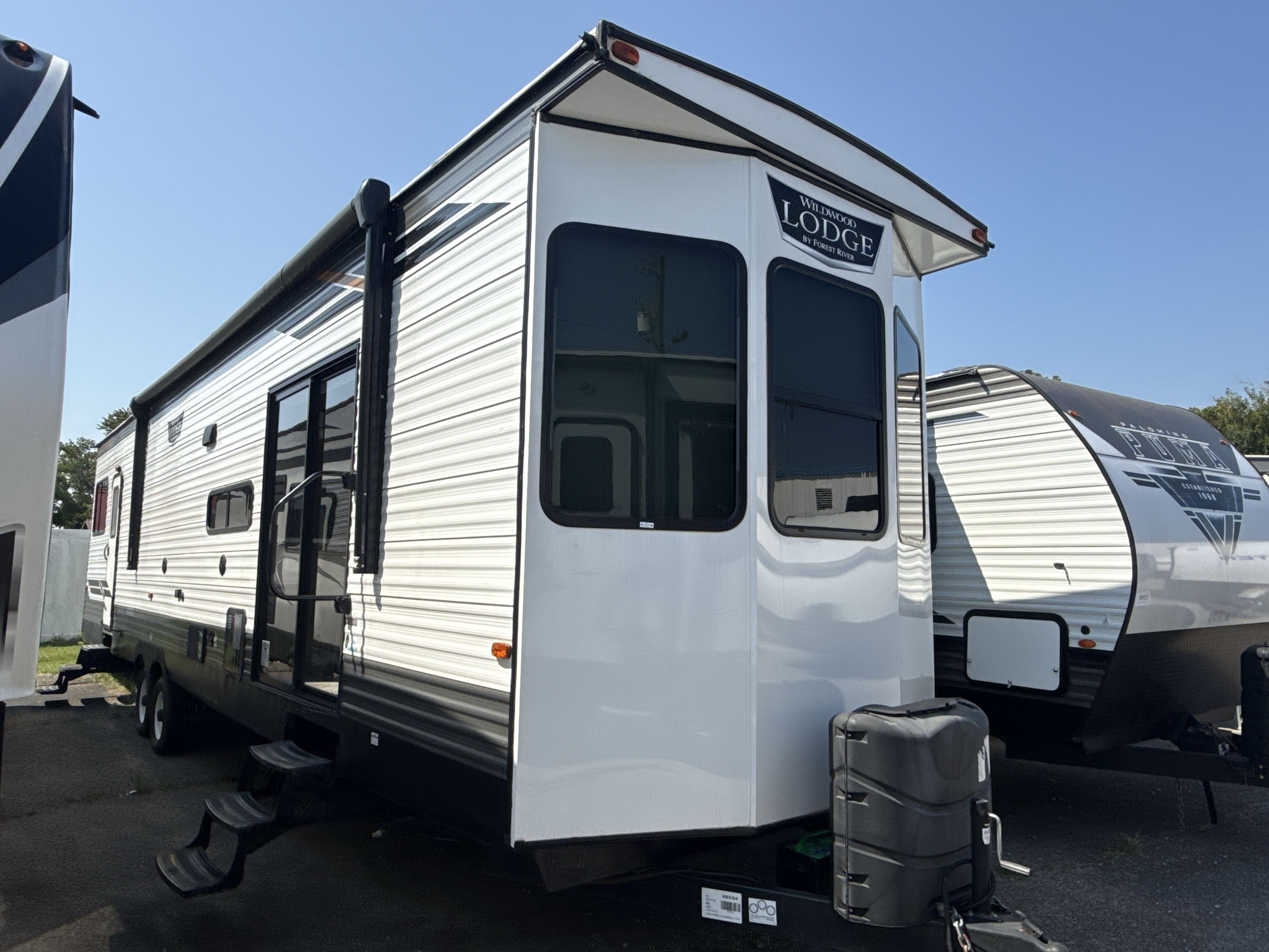 2022 Forest River WILDWOOD LODGE 40FDEN RV