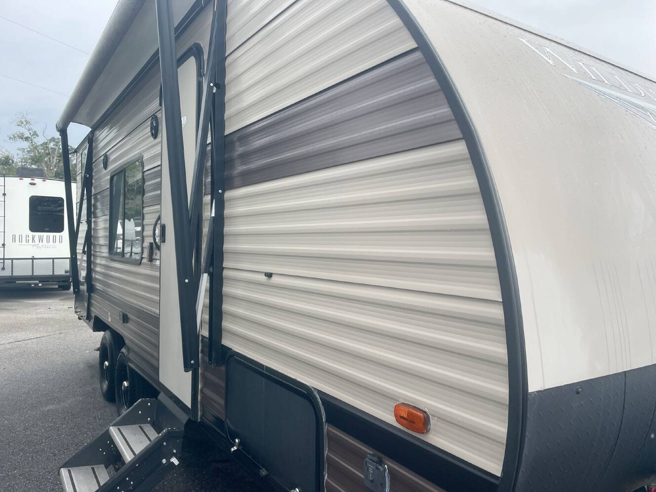 A photo of this 2020 Forest River WILDWOOD X-LITE 19DBXL