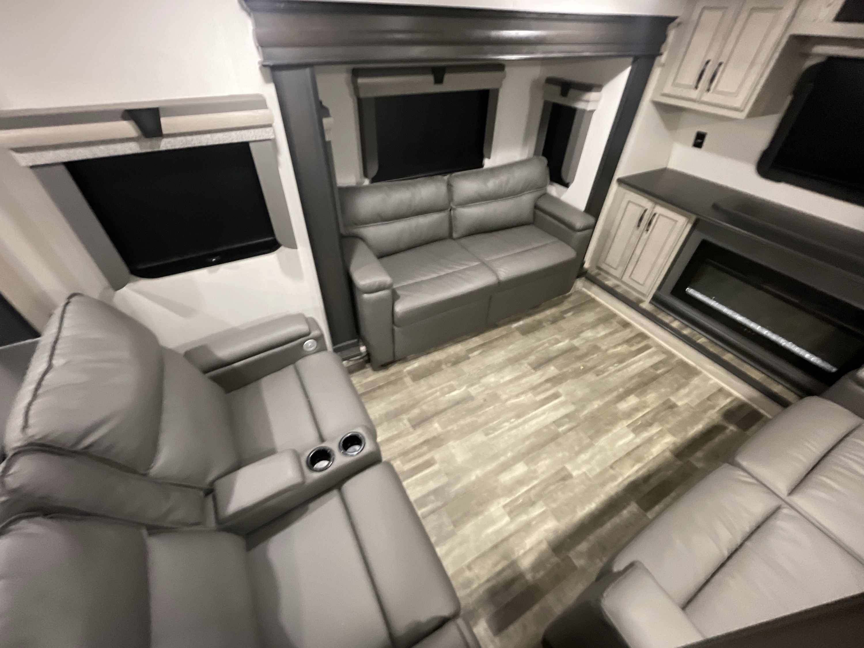 2023 Keystone ALPINE 3712KB in strafford MO