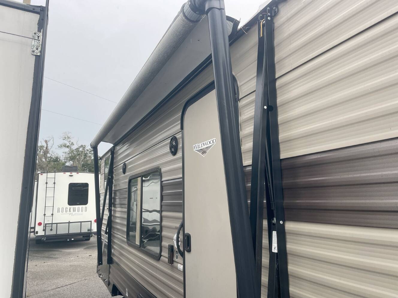 A photo of this 2020 Forest River WILDWOOD X-LITE 19DBXL