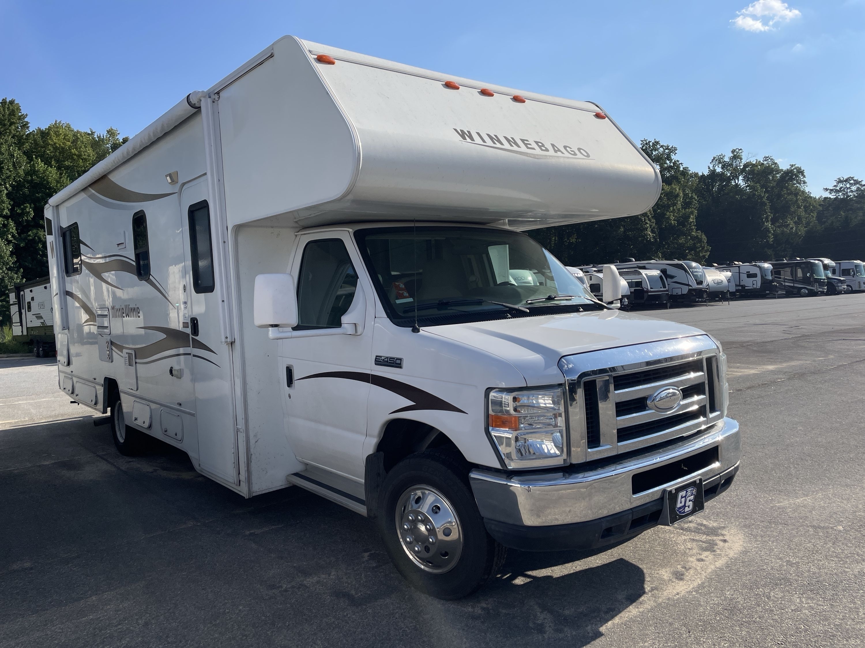 2015 Winnebago MINNIE WINNIE 27Q in buford GA