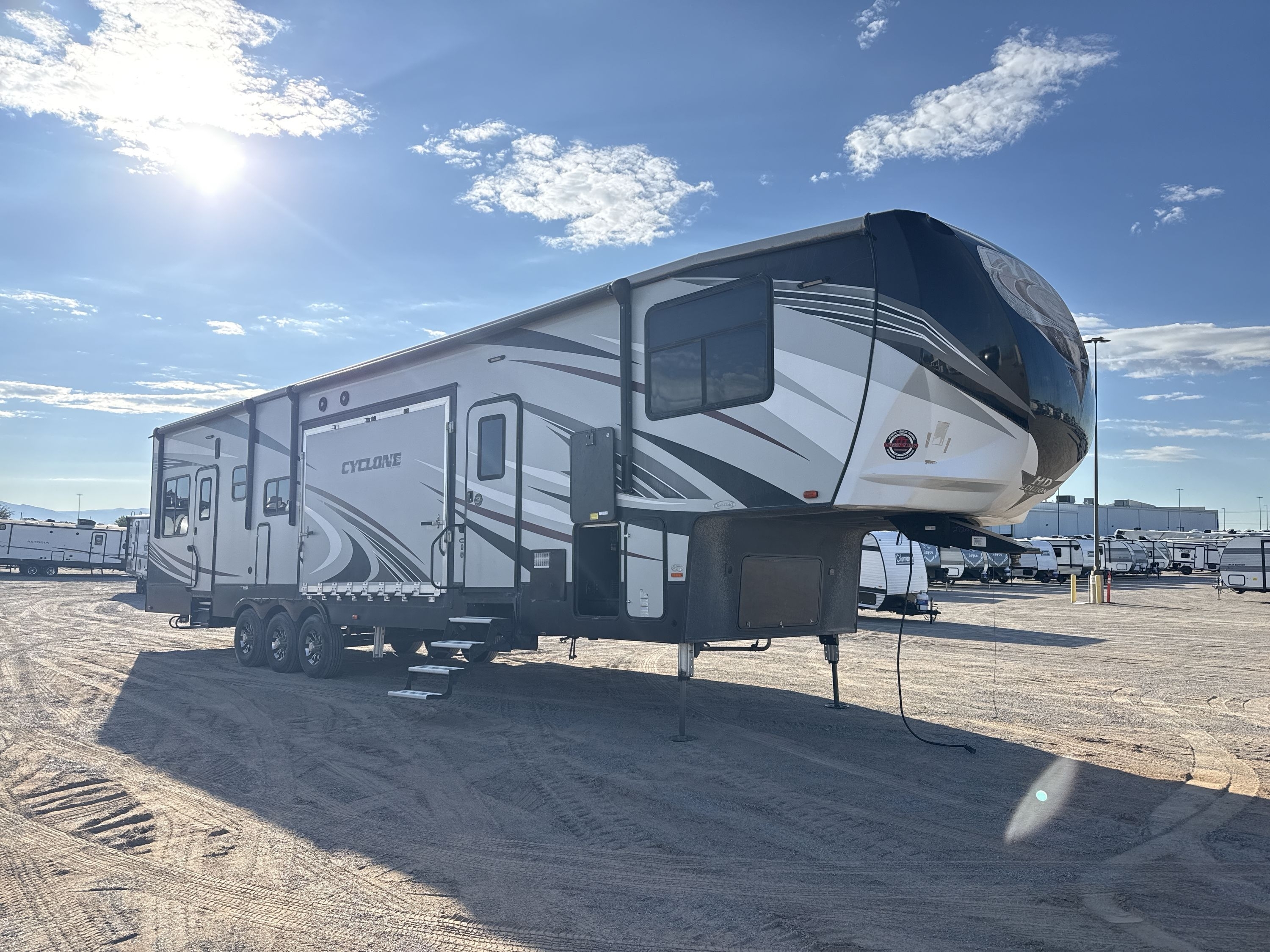 2018 Heartland CYCLONE 4270 in albuquerque NM