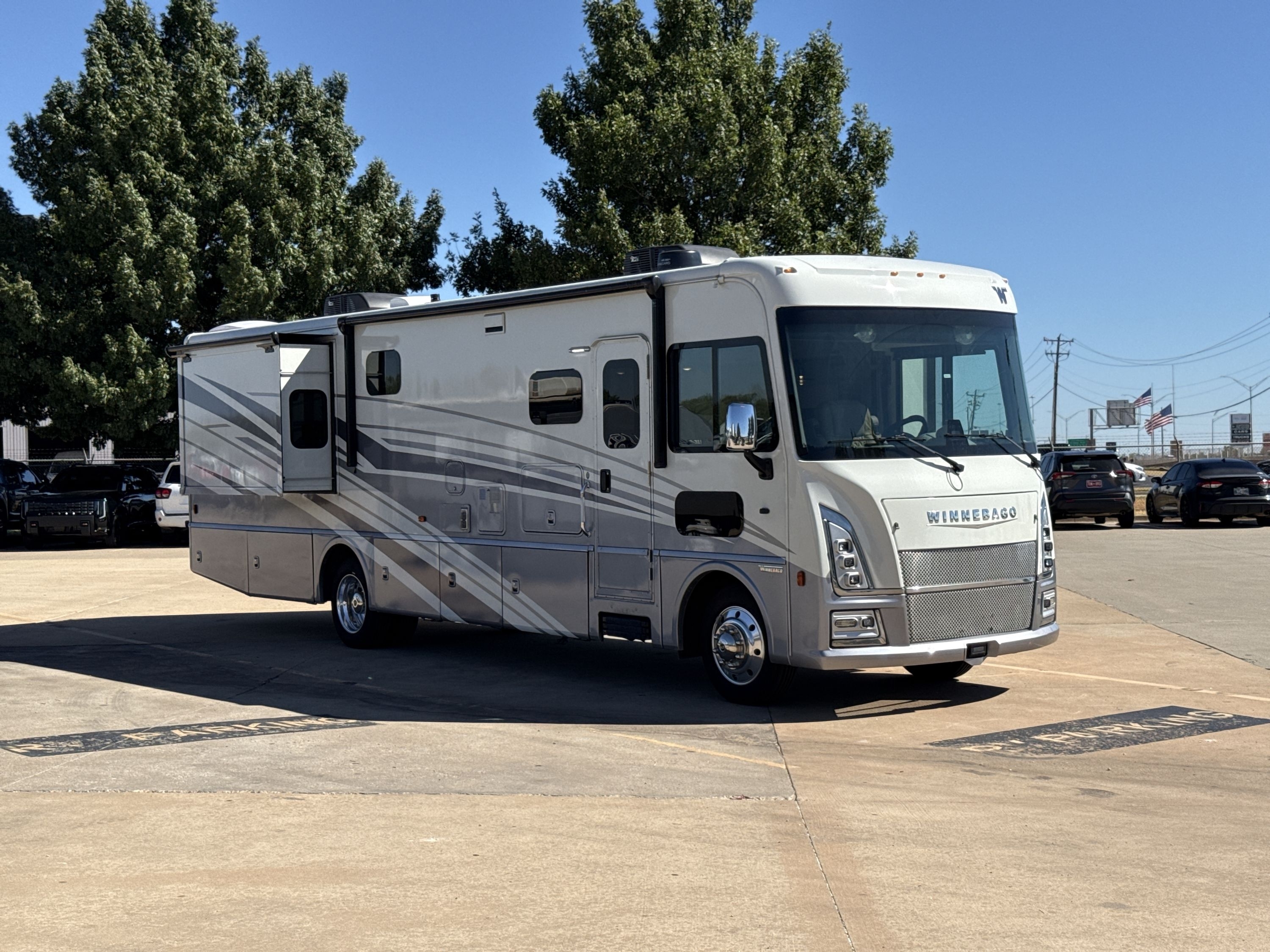 2025 Winnebago ADVENTURER 35F in oklahoma city OK