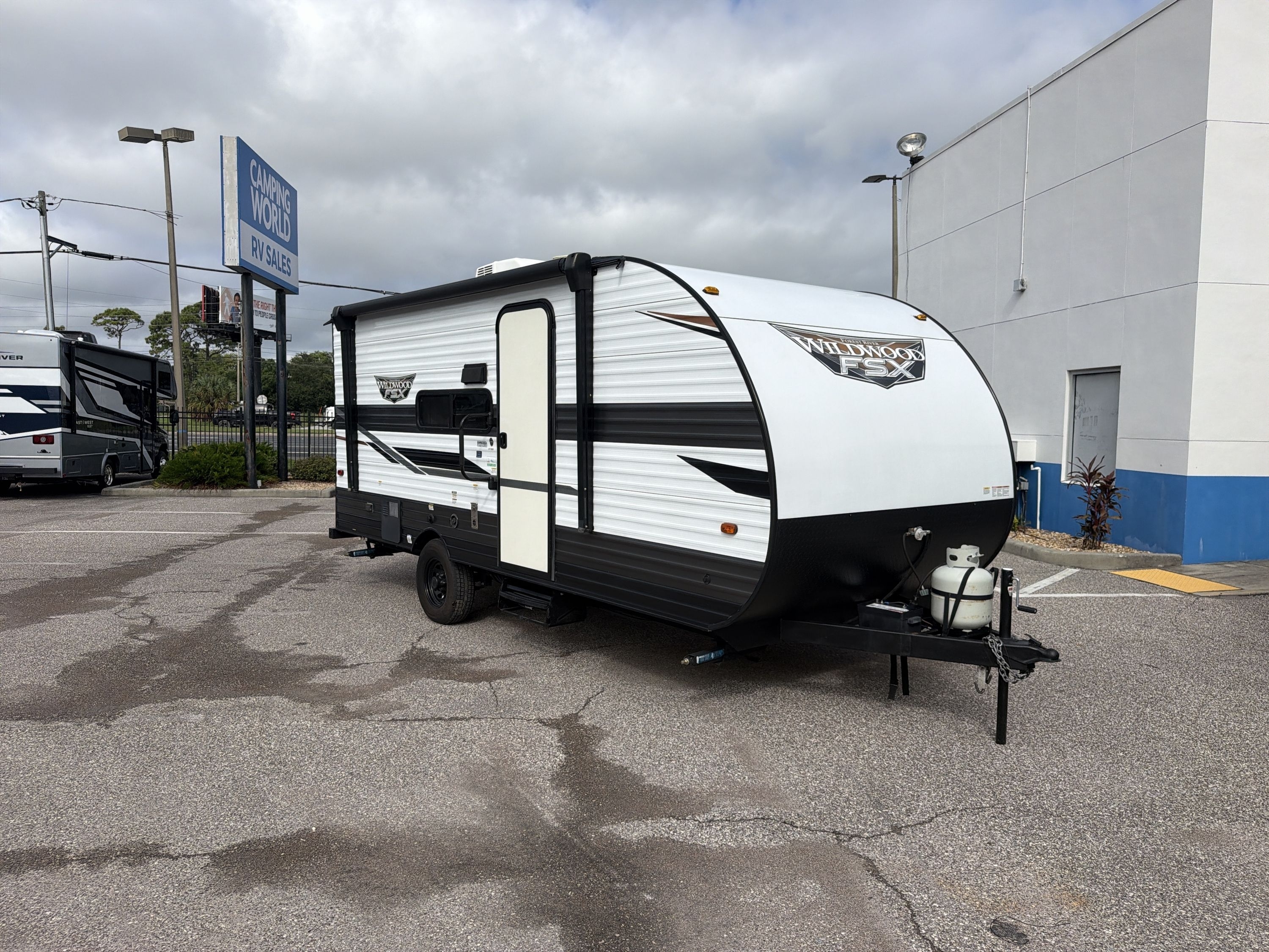 2022 Forest River WILDWOOD FSX 177BH in holiday FL