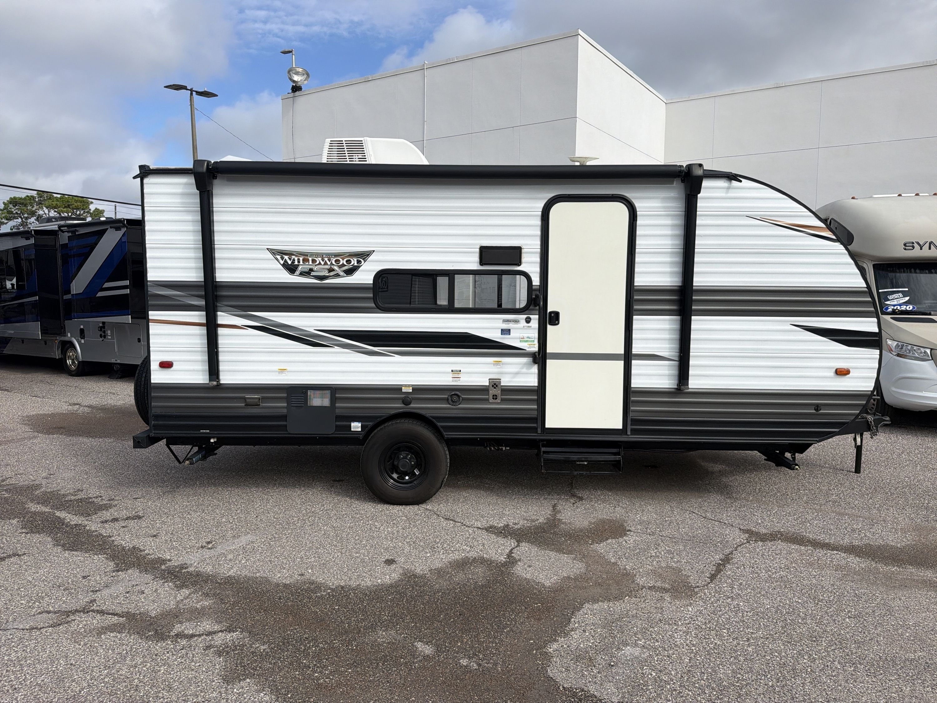 2022 Forest River WILDWOOD FSX 177BH in holiday FL