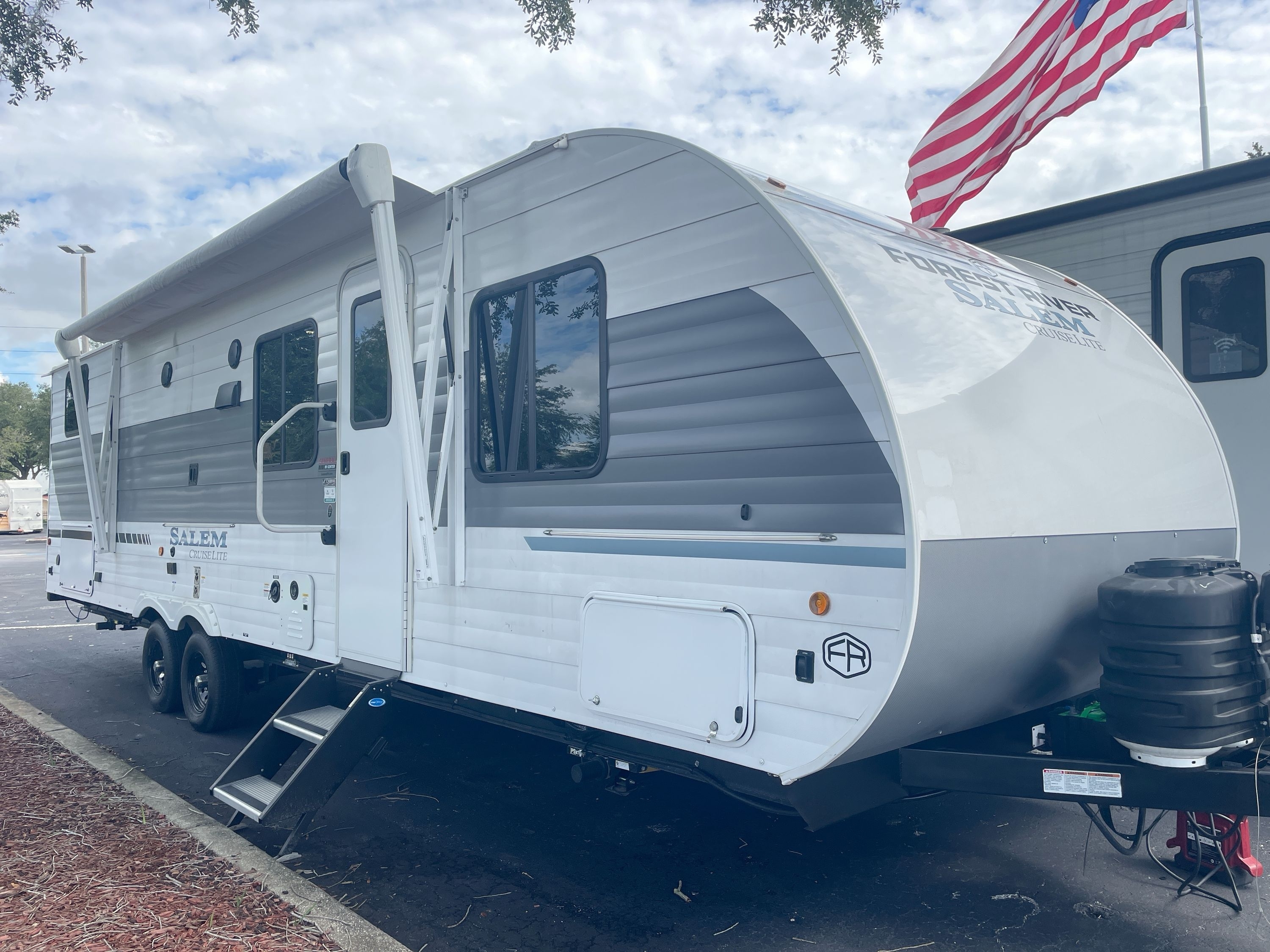 2025 Forest River SALEM CRUISE LITE 273QBXL in dover FL