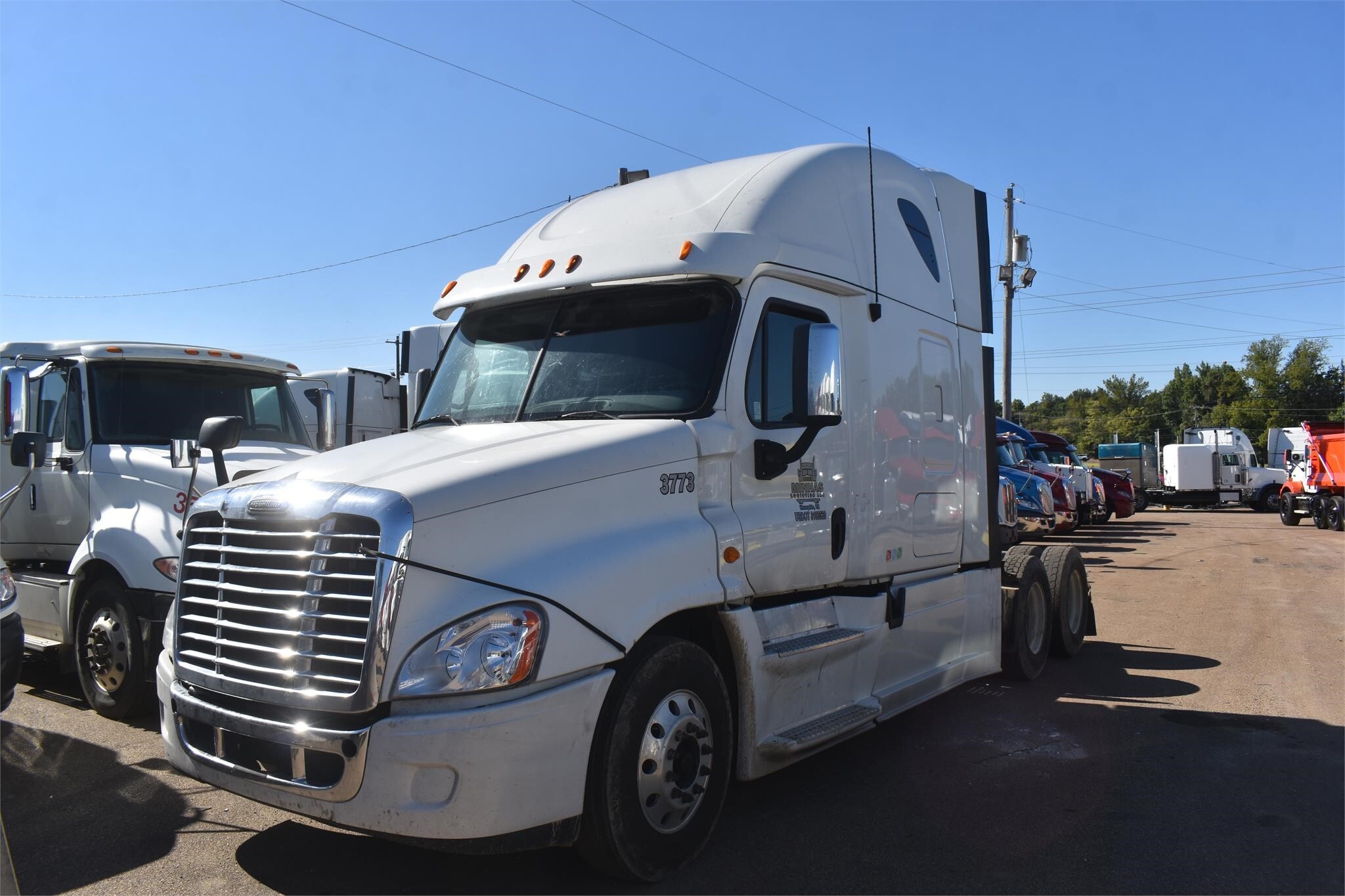 2013 FREIGHTLINER CASCADIA 125 in Covington, TN