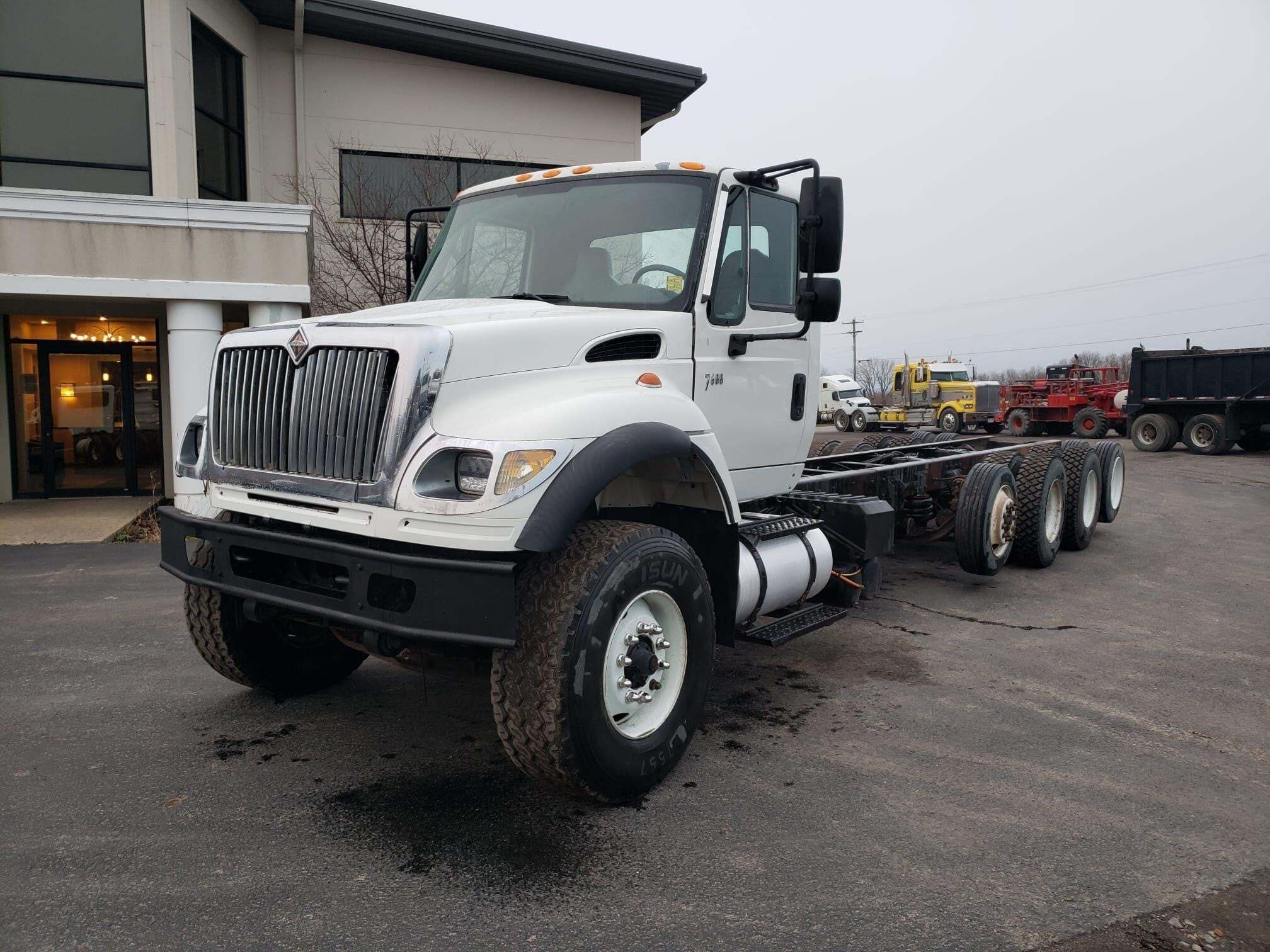 2005 INTERNATIONAL WORKSTAR 7600 in Caledonia, NY
