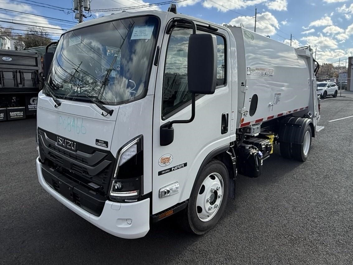2025 ISUZU NRR in Bethpage, NY