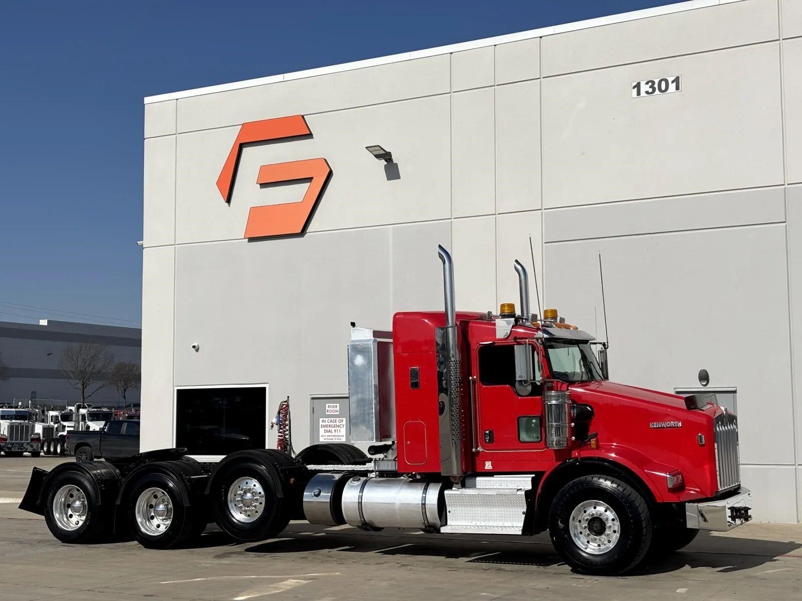 2016 KENWORTH T800 in Hutchins, TX
