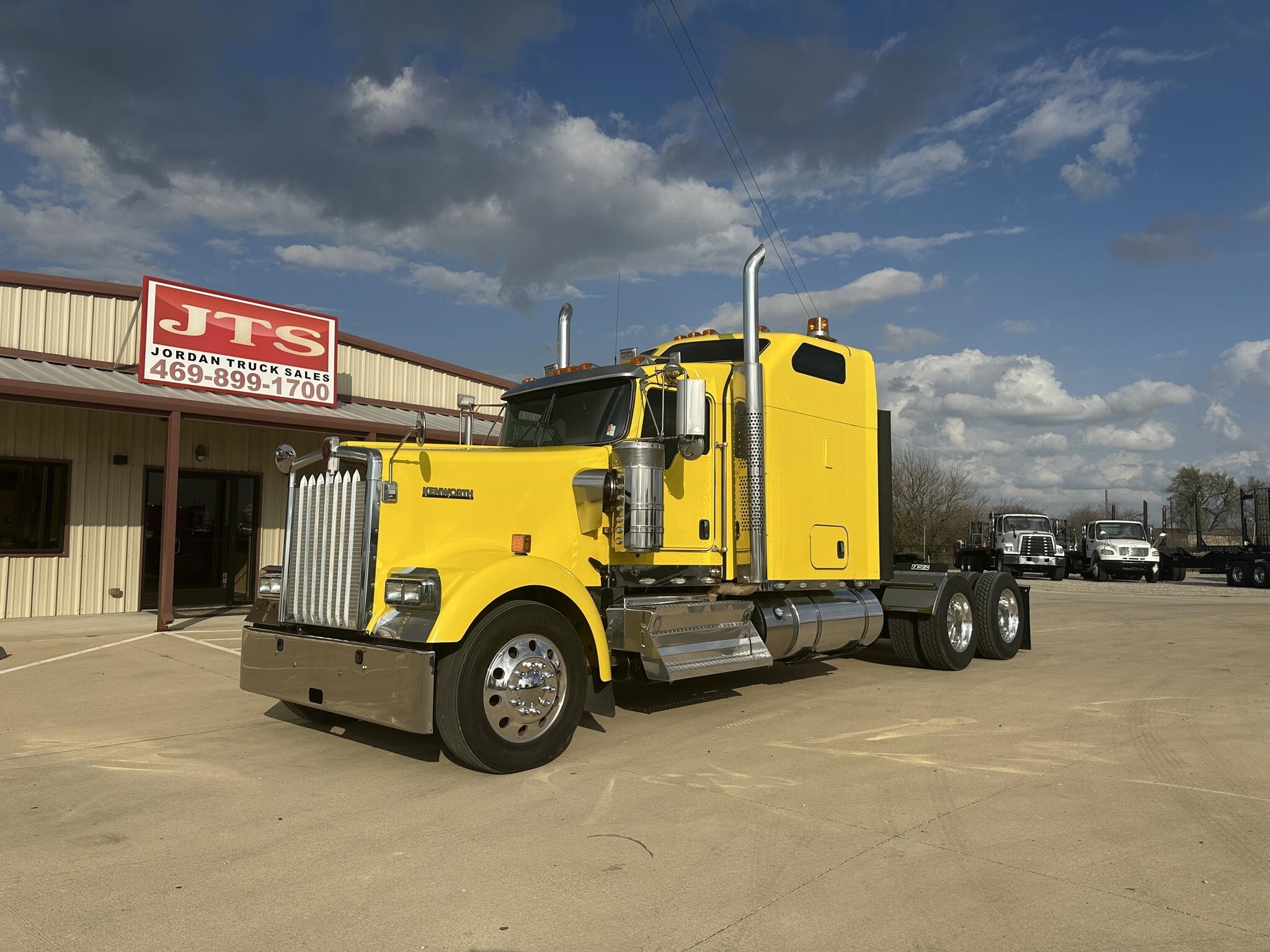 2021 KENWORTH W900 in Rhome, TX