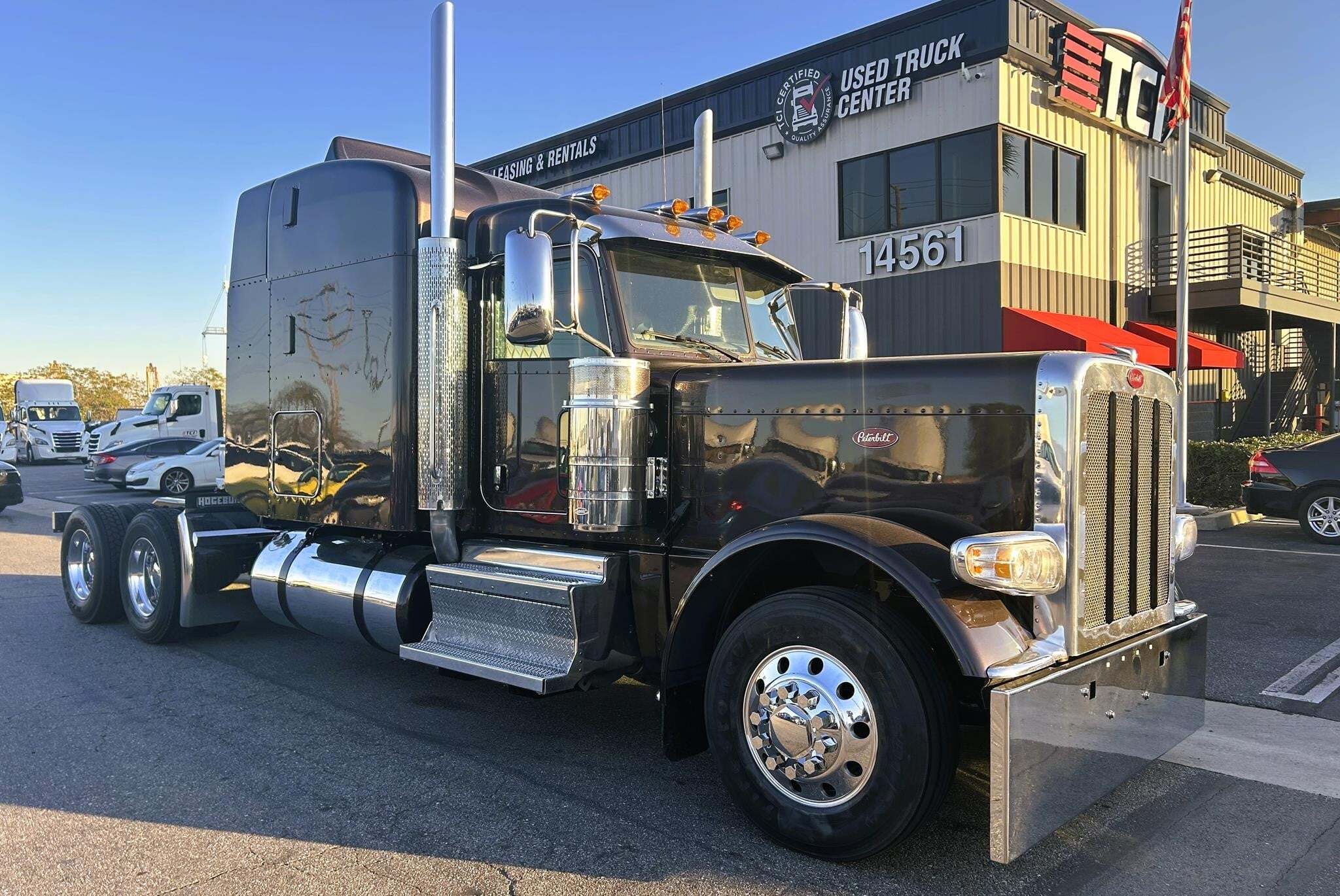 2023 PETERBILT 389 in Los Angeles, CA