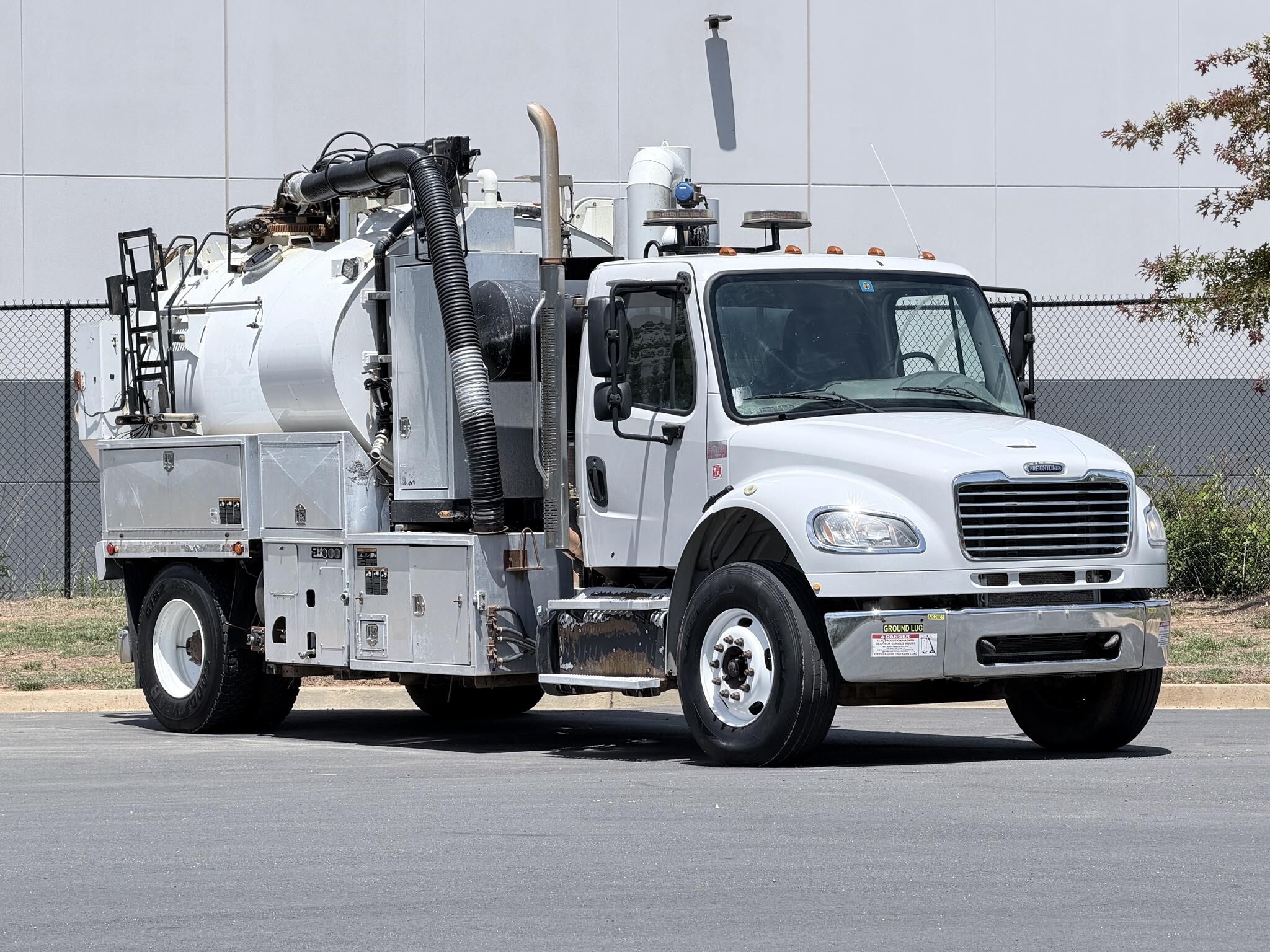 2015 FREIGHTLINER BUSINESS CLASS M2 106 in Cartersville, GA