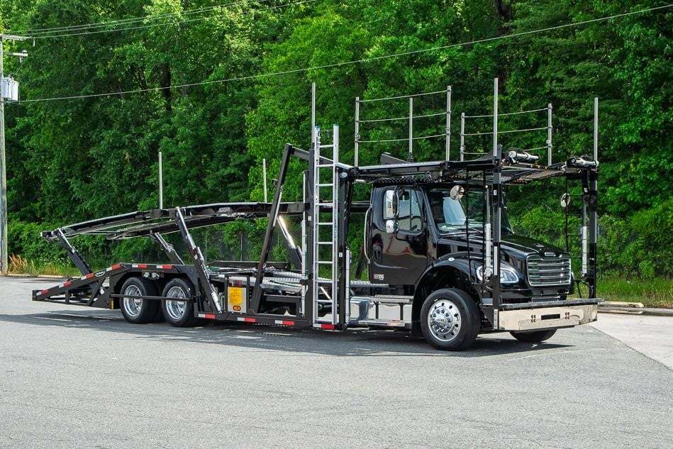 2027 FREIGHTLINER BUSINESS CLASS M2 106 PLUS in Portsmouth, VA