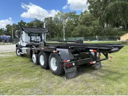 2013 MACK GRANITE GU813