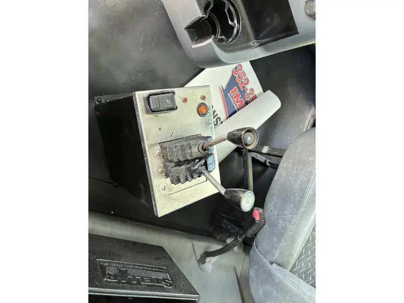 2013 MACK GRANITE GU813
