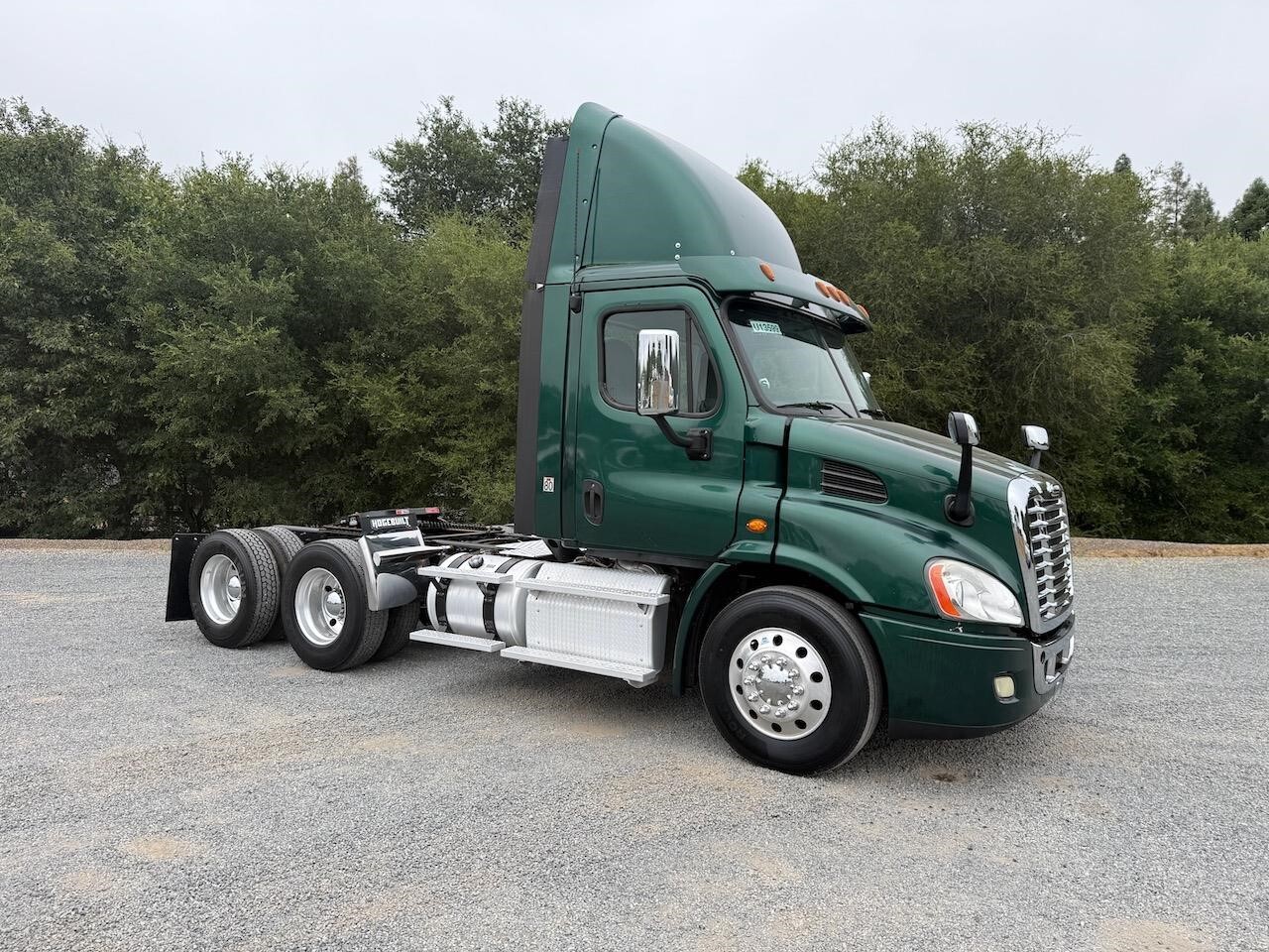 2016 FREIGHTLINER CASCADIA 113 in Cloverdale, CA