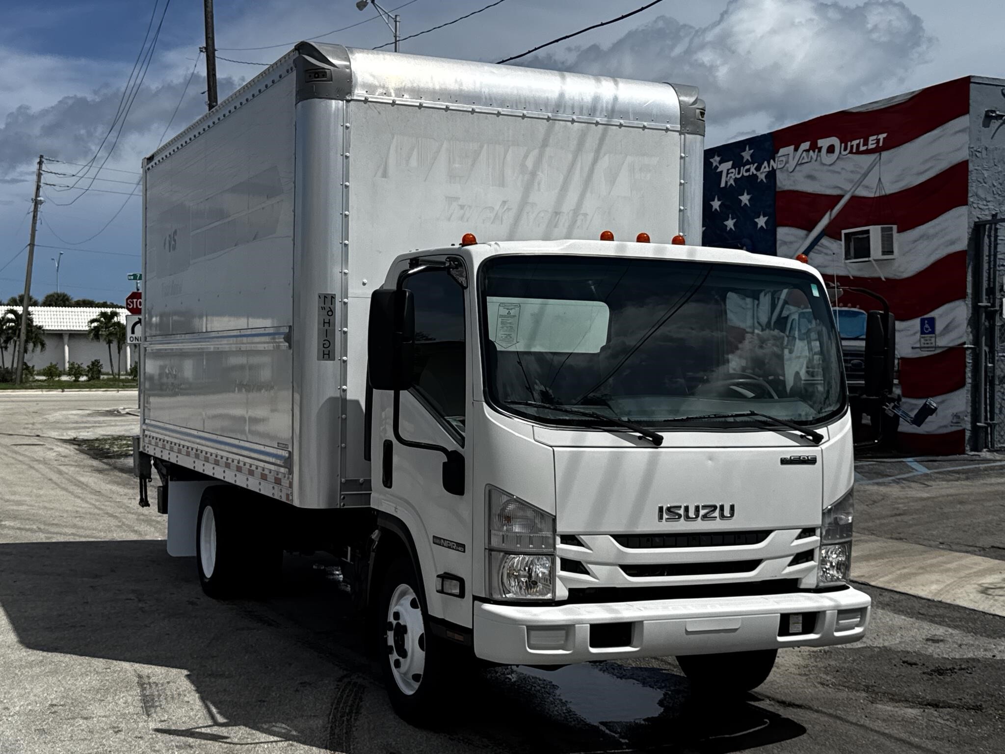 2020 ISUZU NPR HD in Miami, FL