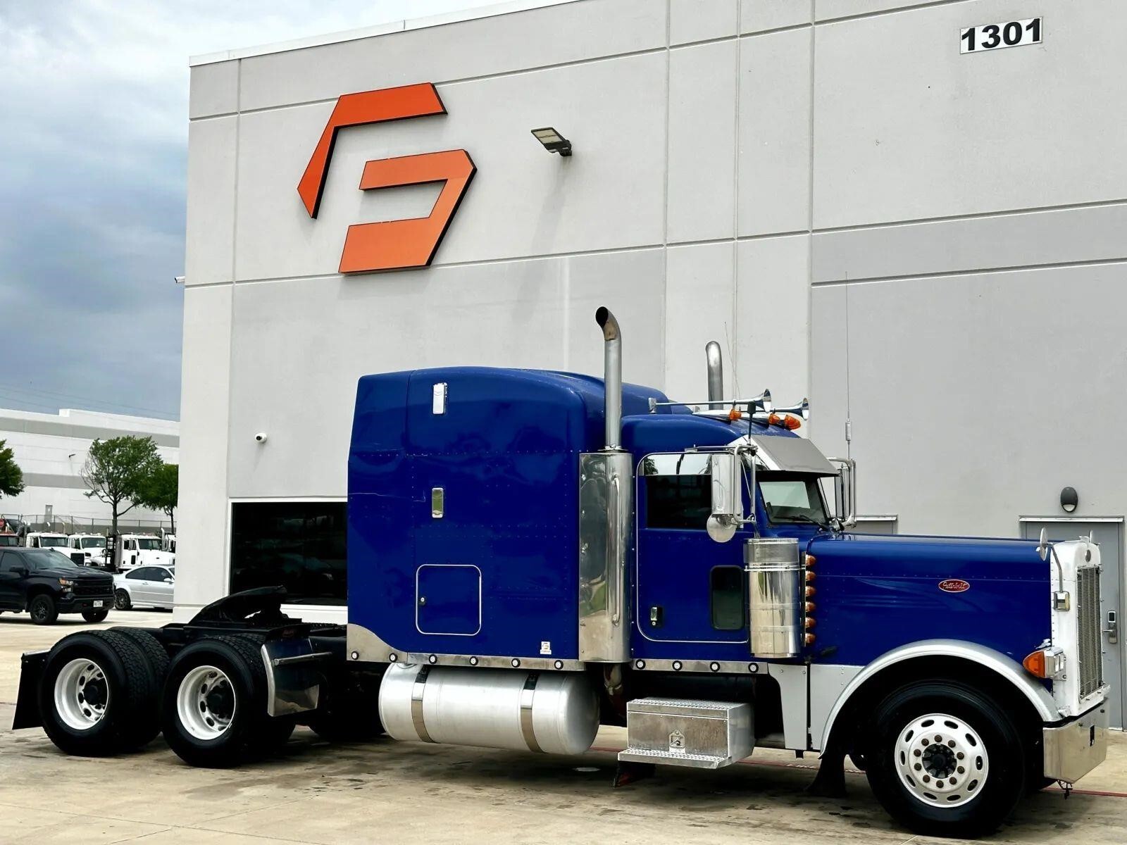 2006 PETERBILT 379 in Hutchins, TX