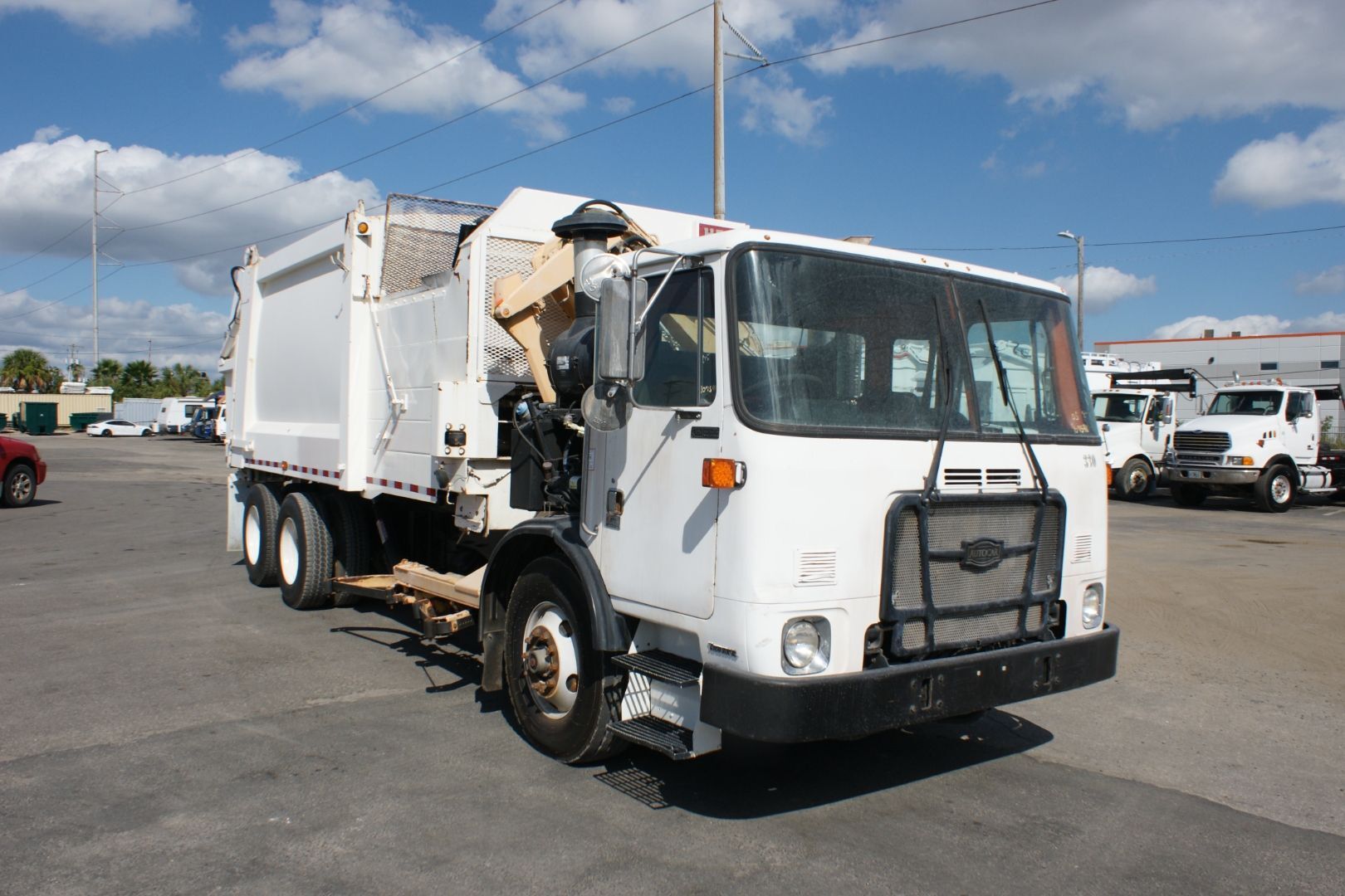 2011 AUTOCAR ACX64 in Tampa, FL