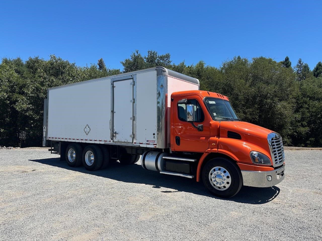 2018 FREIGHTLINER CASCADIA 113 in Cloverdale, CA
