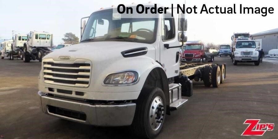 2027 FREIGHTLINER BUSINESS CLASS M2 106 in New Hampton, IA