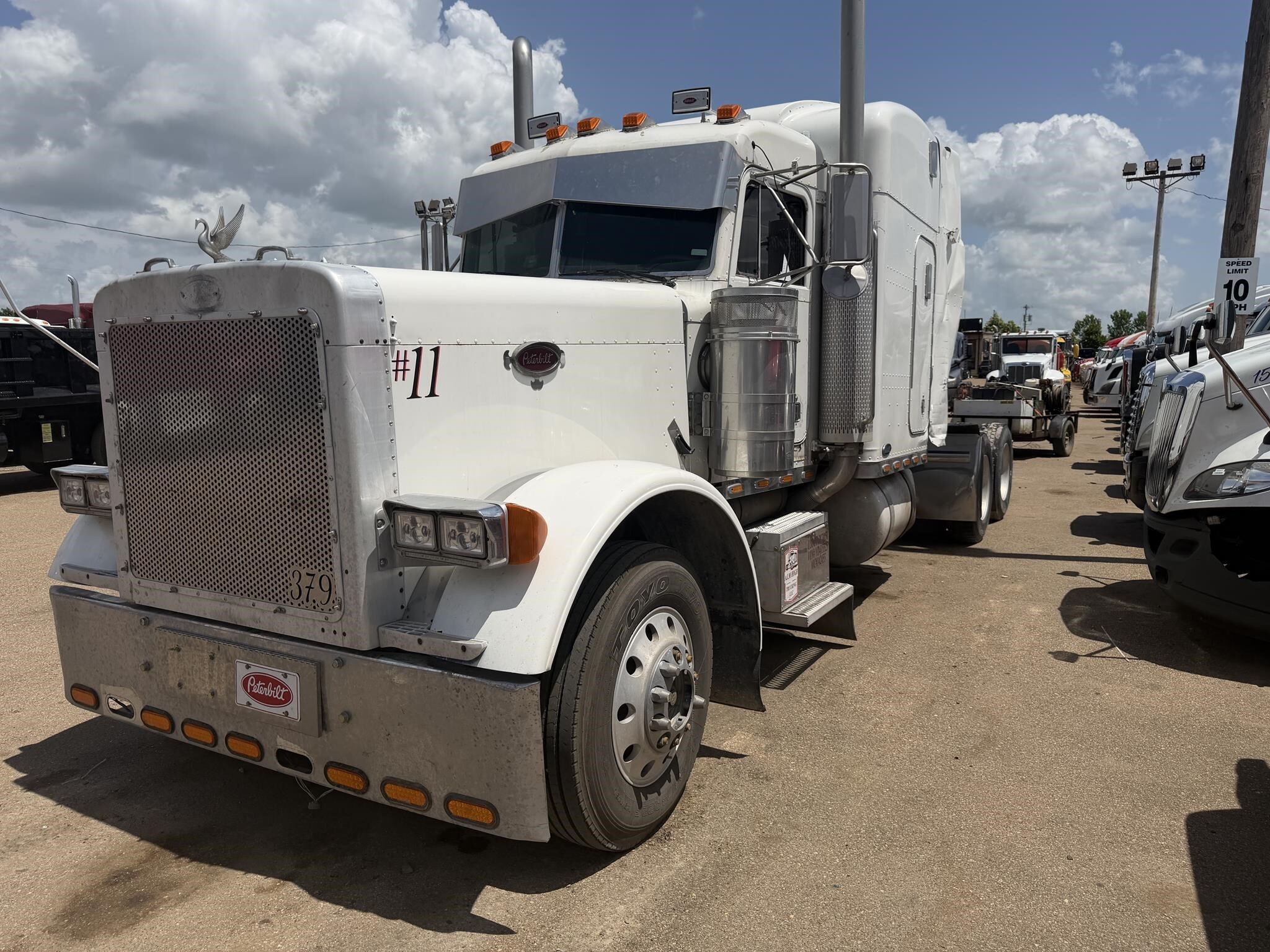 1997 PETERBILT 379 in Covington, TN