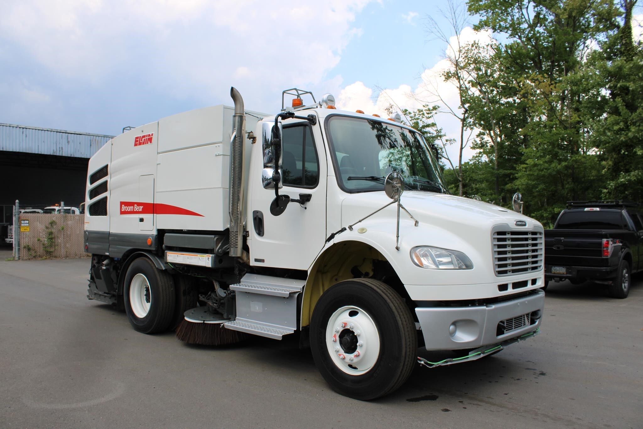 2015 FREIGHTLINER BUSINESS CLASS M2 106 in Langhorne, PA